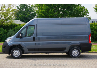 Opel Movano – achteraanzicht