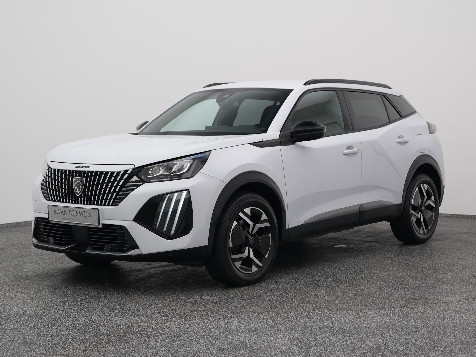 Peugeot 2008 met kenteken KNJ-28-R – vooraanzicht