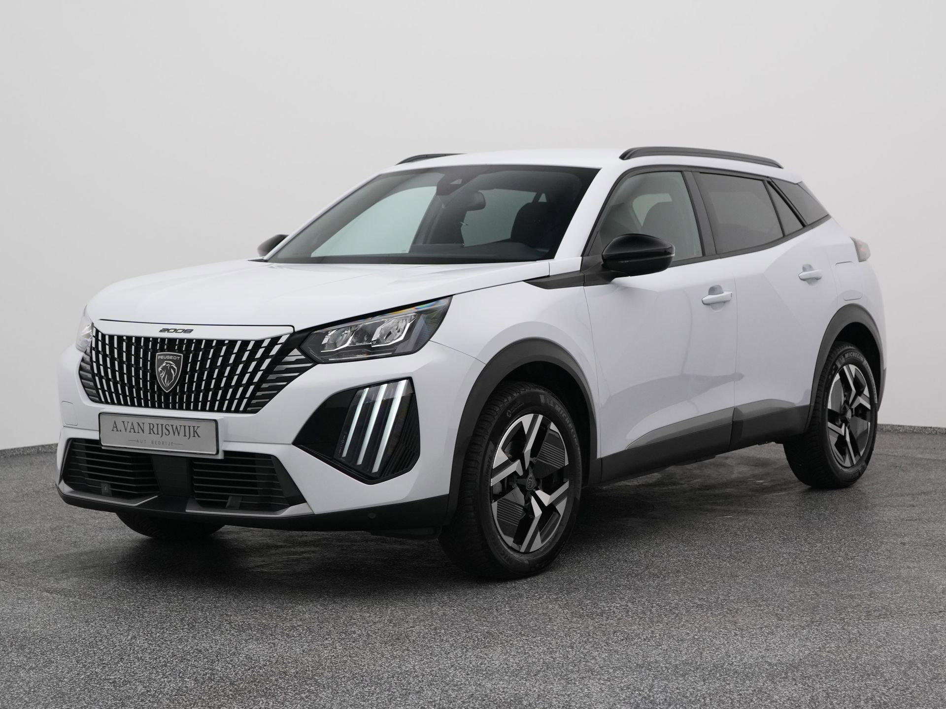 Peugeot 2008 met kenteken KHN-09-F – vooraanzicht