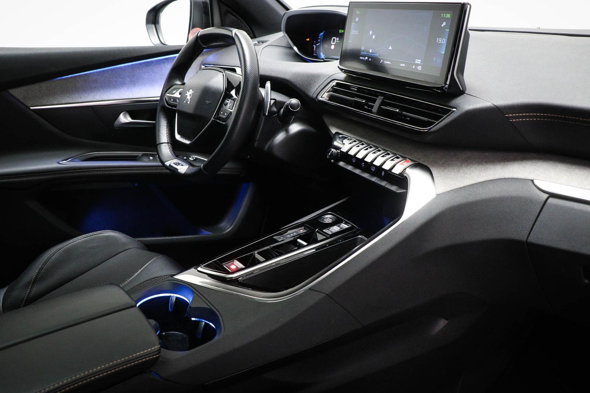 Peugeot 3008 met kenteken JTR-77-D – interieur