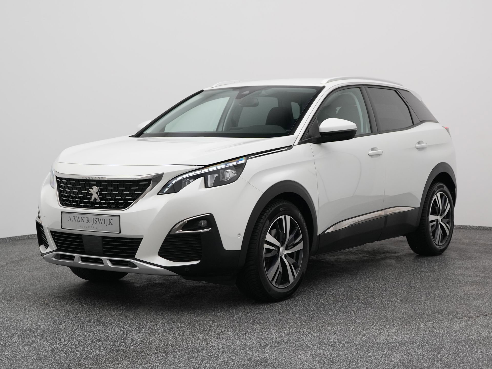 Peugeot 3008 met kenteken KHP-40-P – vooraanzicht