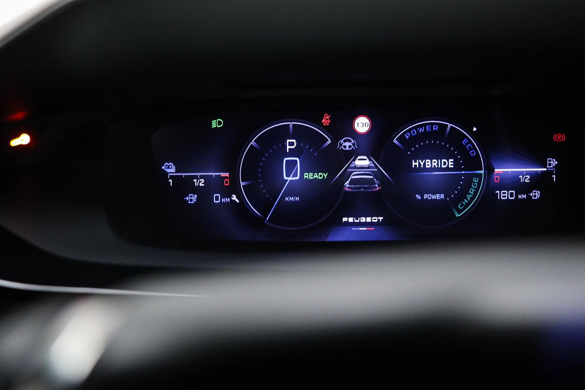 Peugeot 408 met kenteken KDJ-87-G – dashboard