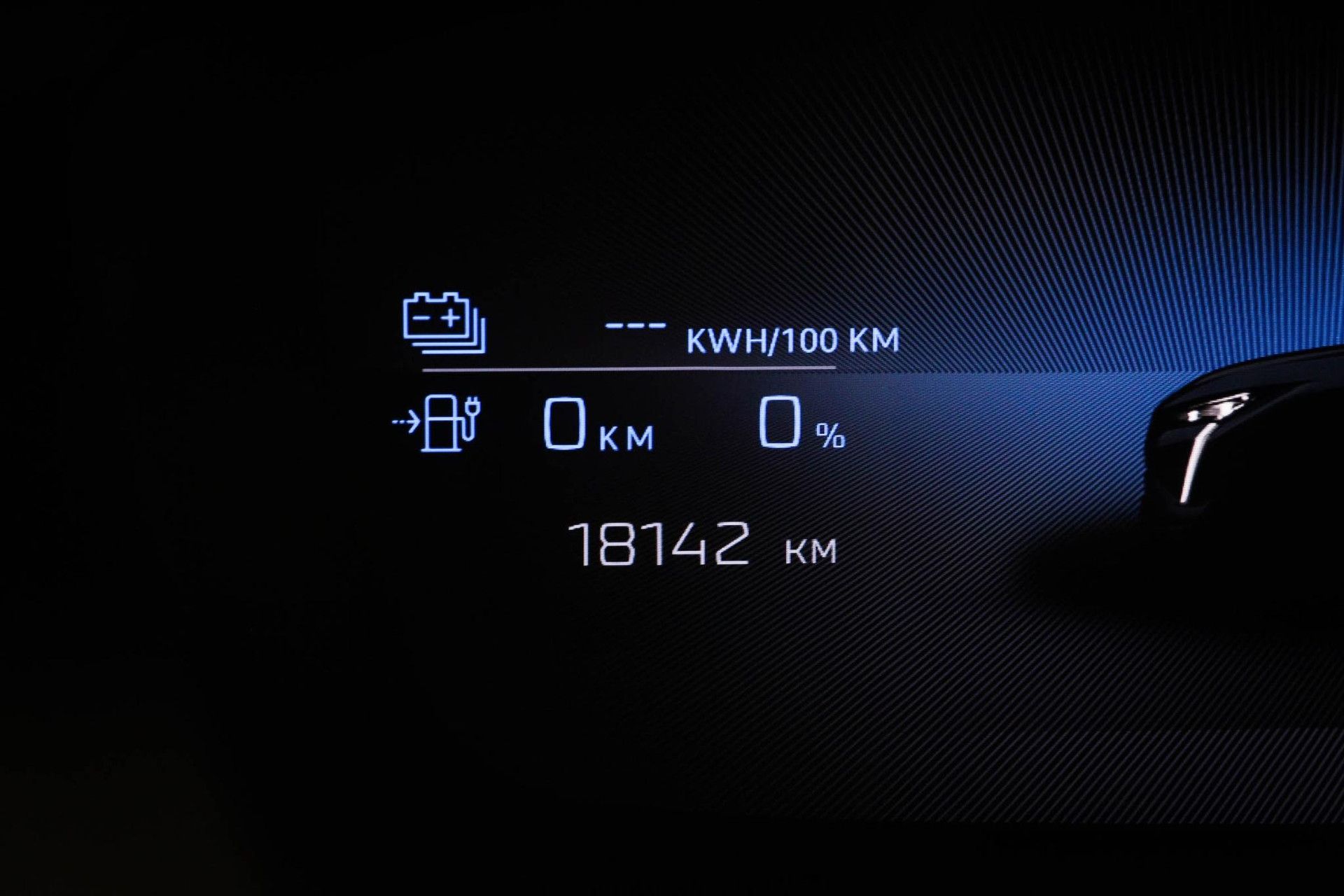Peugeot 408 met kenteken KDJ-87-G – detailfoto