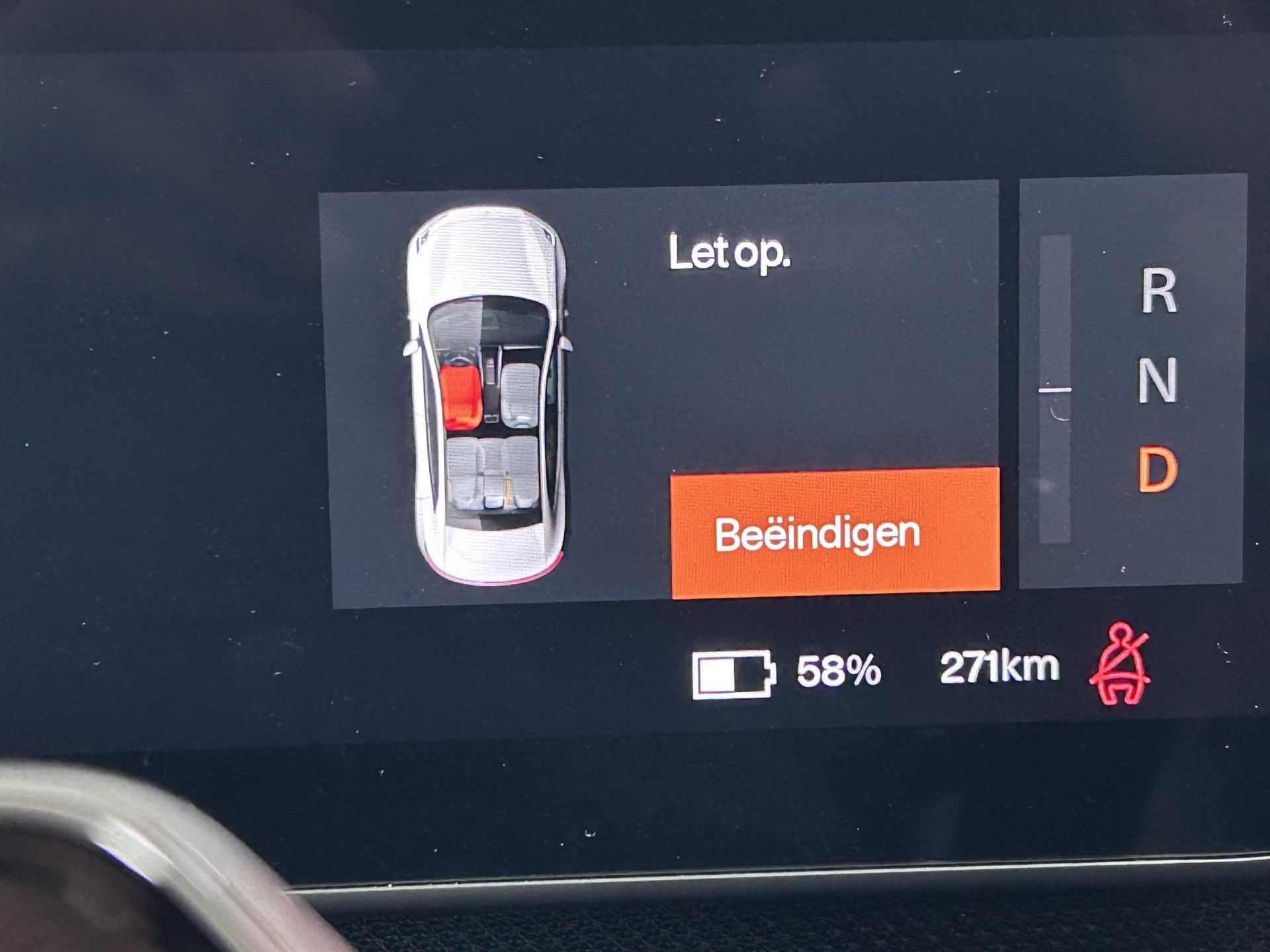 Polestar 4 met kenteken JRD-89-F – dashboard
