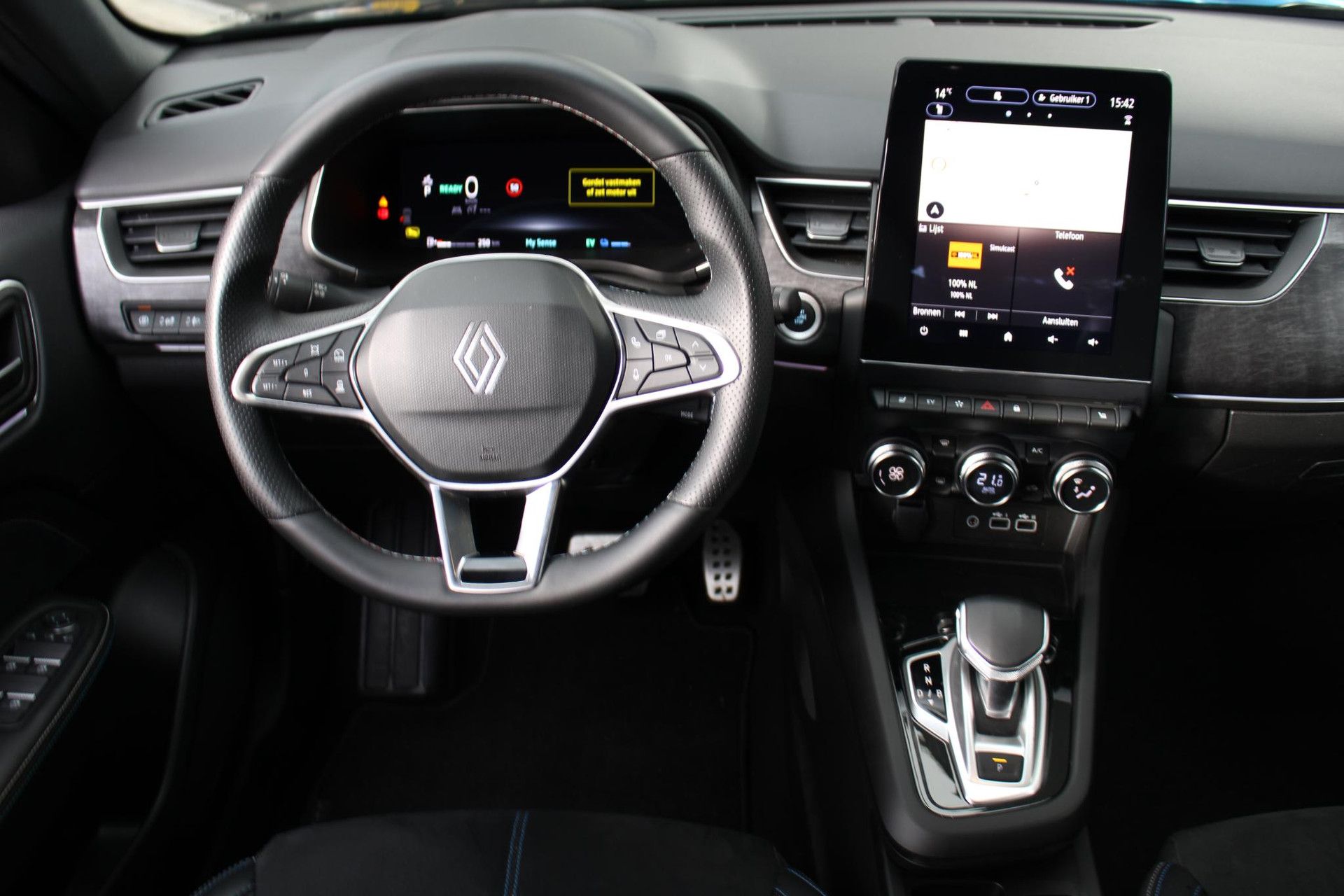 Renault Arkana met kenteken GFP-29-X – interieur