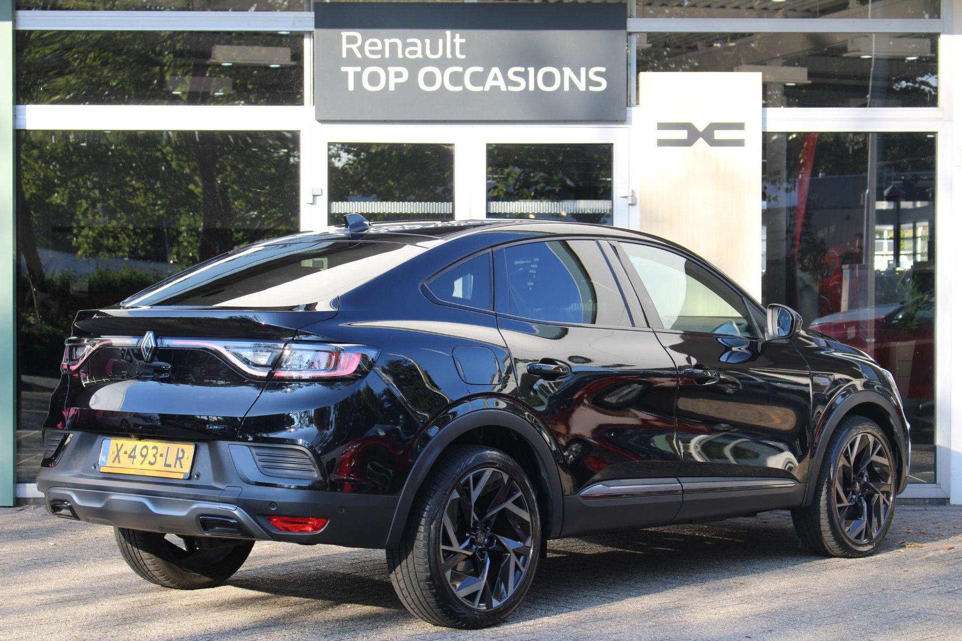 Renault Arkana met kenteken X-493-LR – achteraanzicht