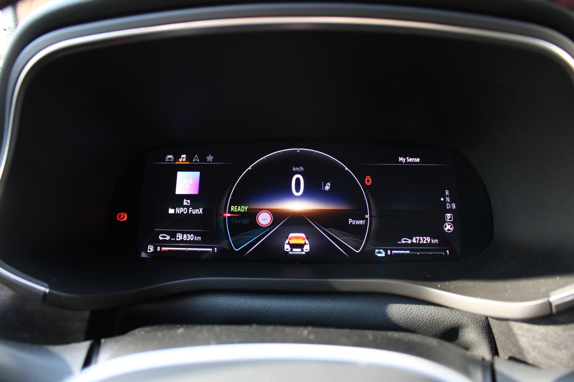 Renault Arkana met kenteken X-493-LR – dashboard