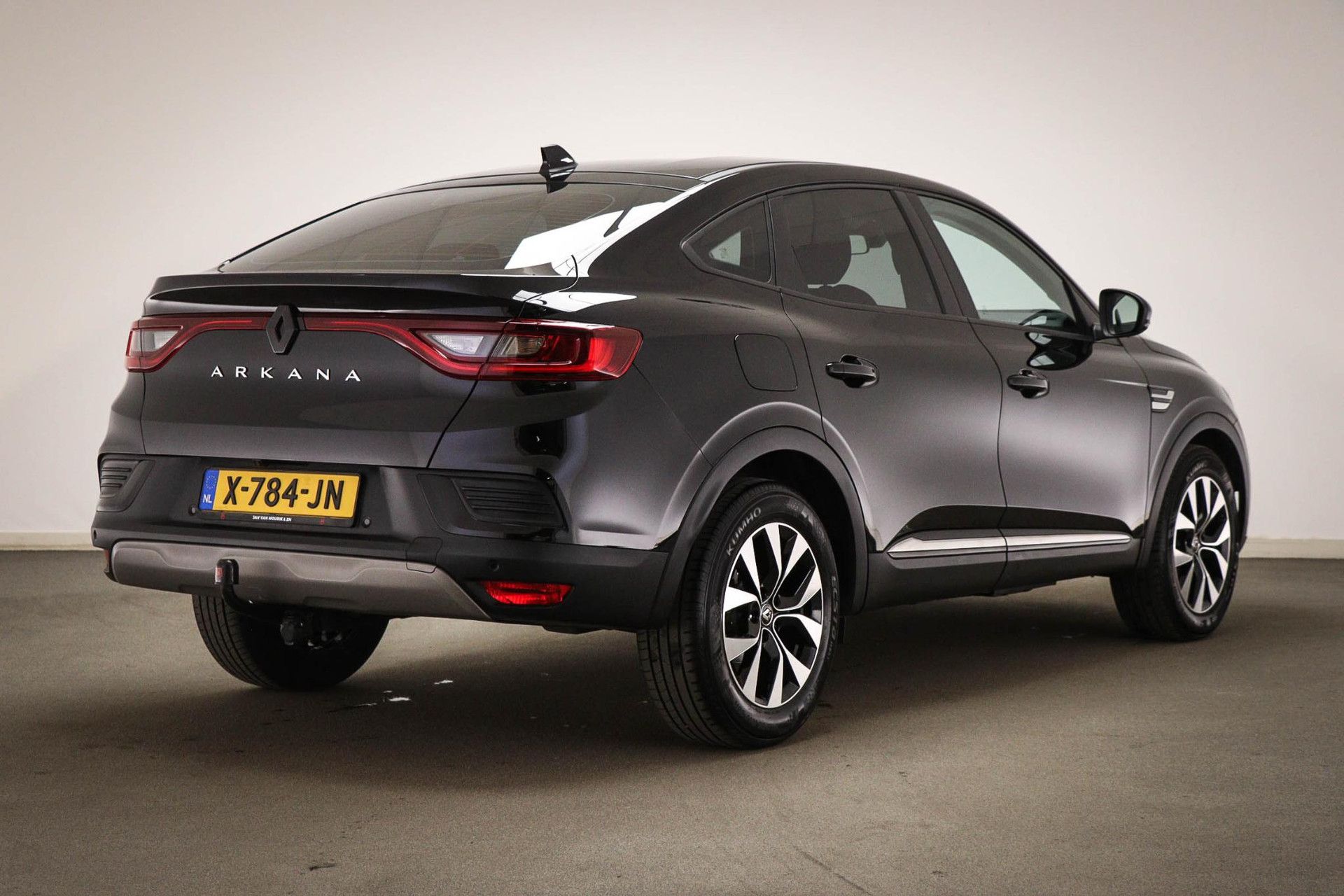 Renault Arkana met kenteken X-784-JN – achteraanzicht