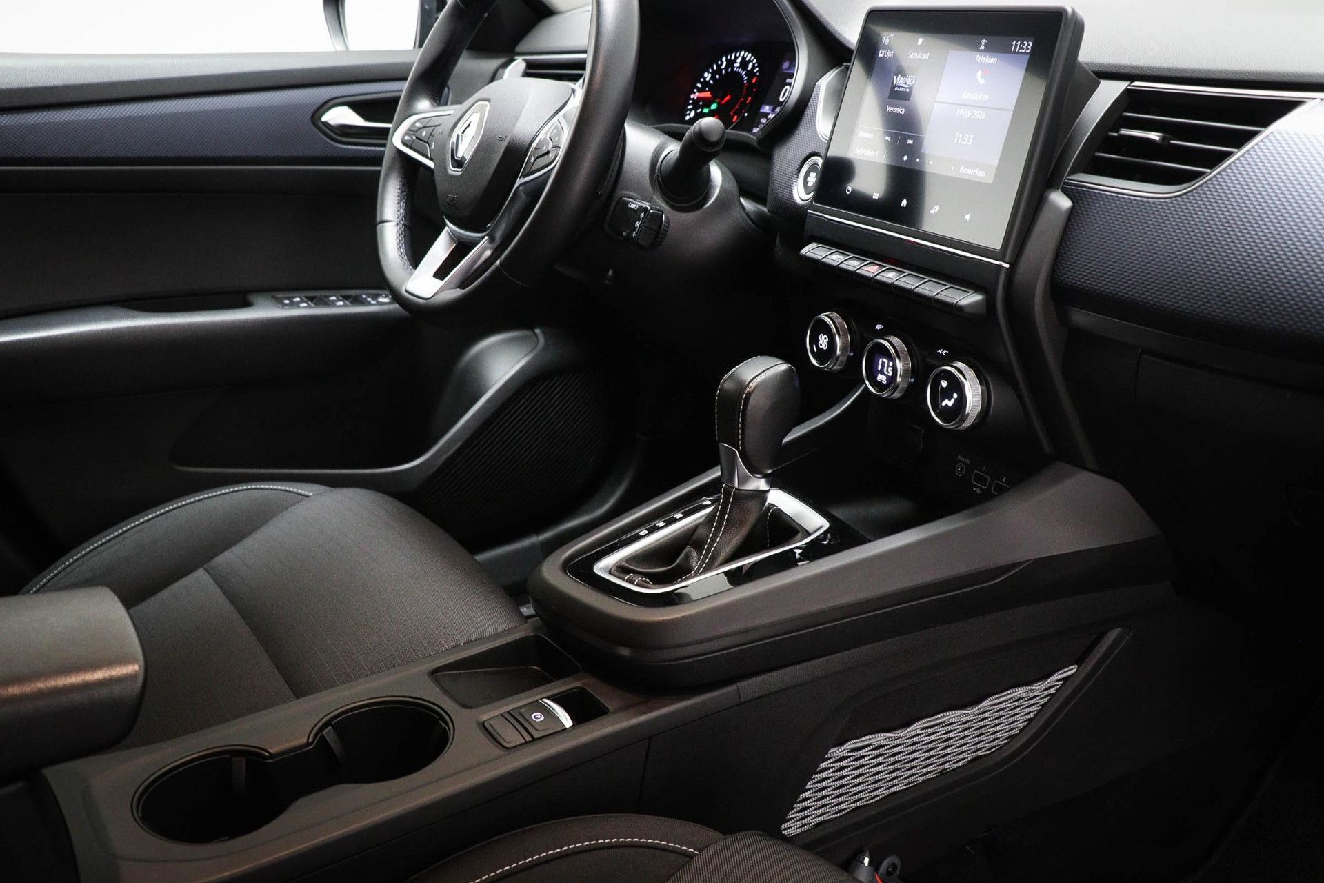 Renault Arkana met kenteken X-784-JN – interieur