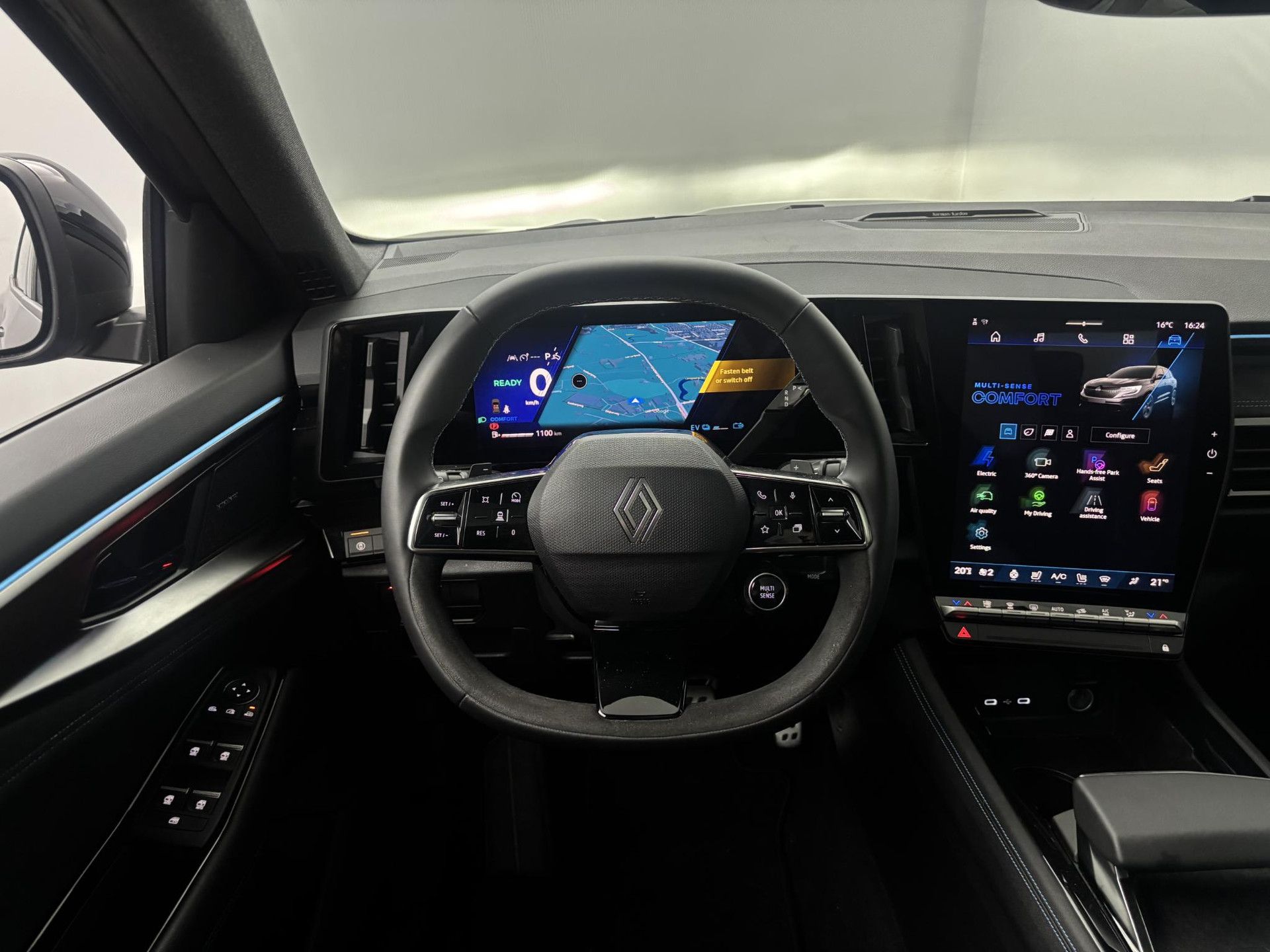 Renault Austral met kenteken HRZ-52-V – interieur