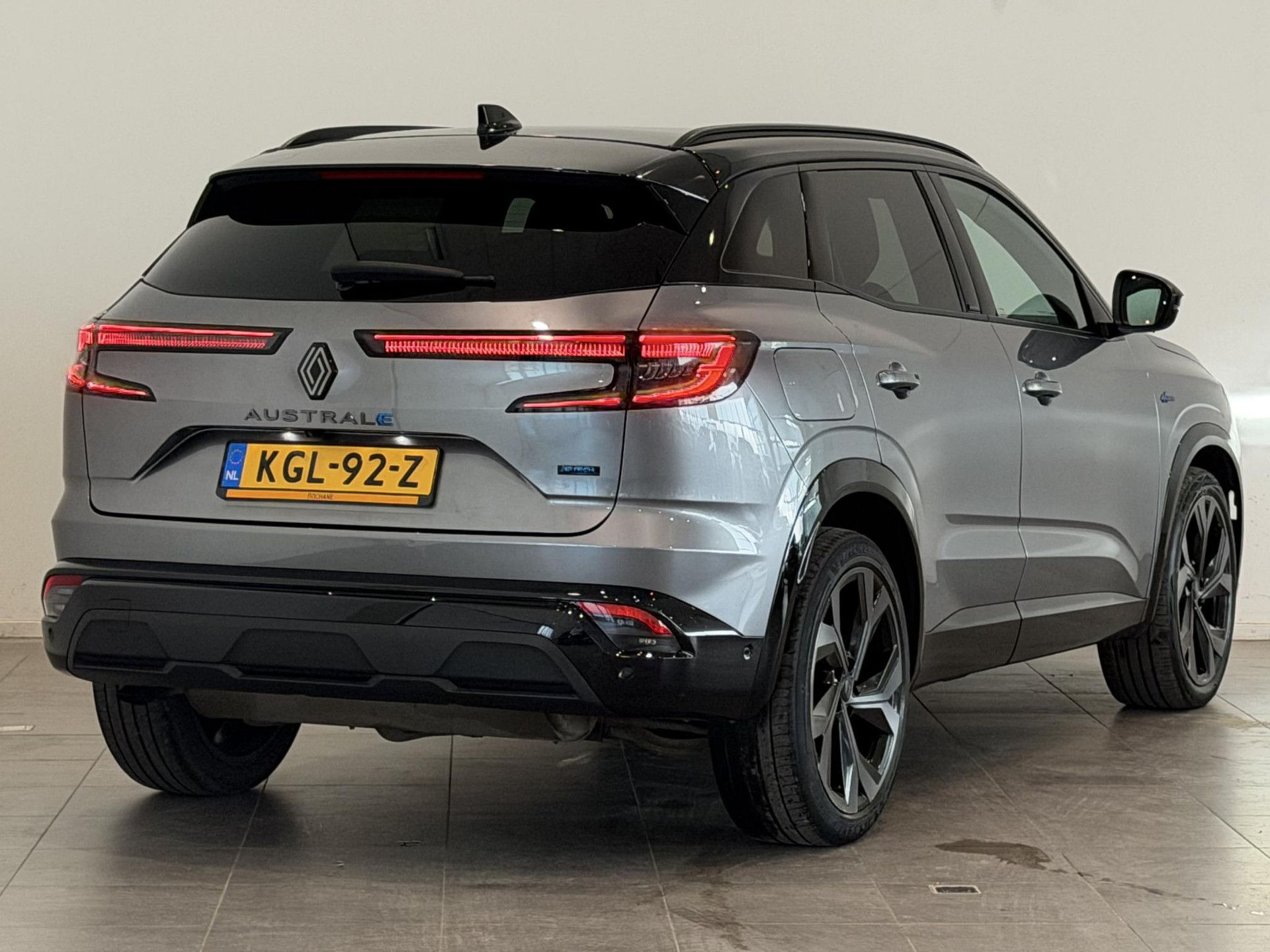 Renault Austral met kenteken KGL-92-Z – achteraanzicht