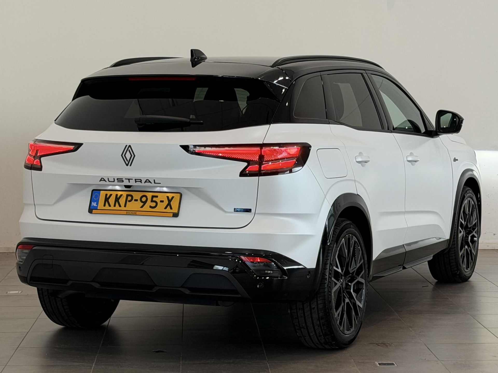 Renault Austral met kenteken KKP-95-X – achteraanzicht