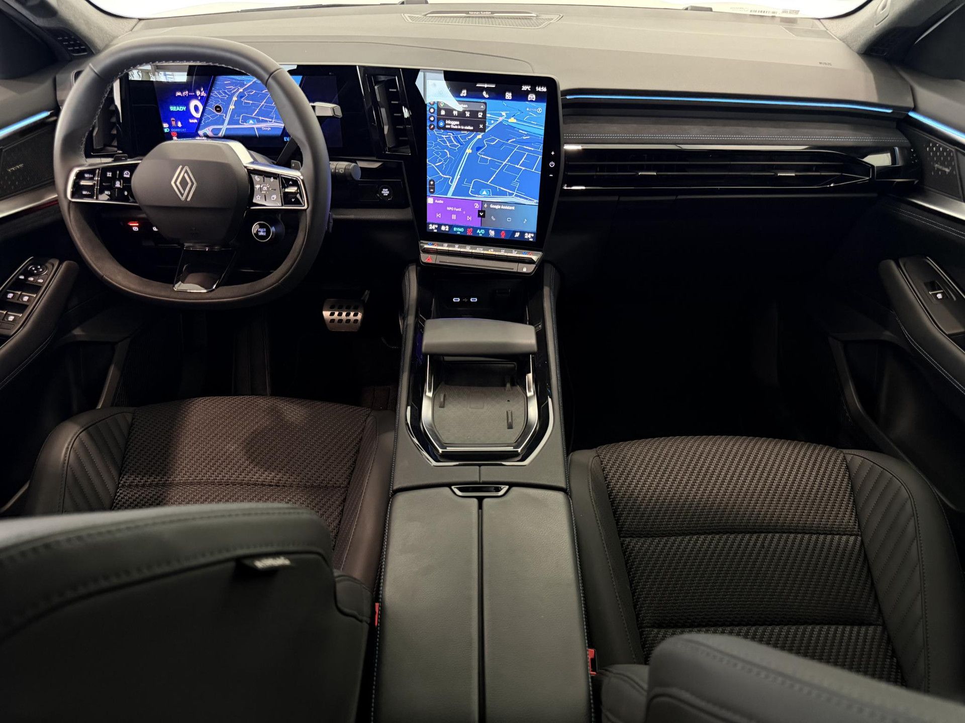 Renault Austral met kenteken KKP-95-X – interieur