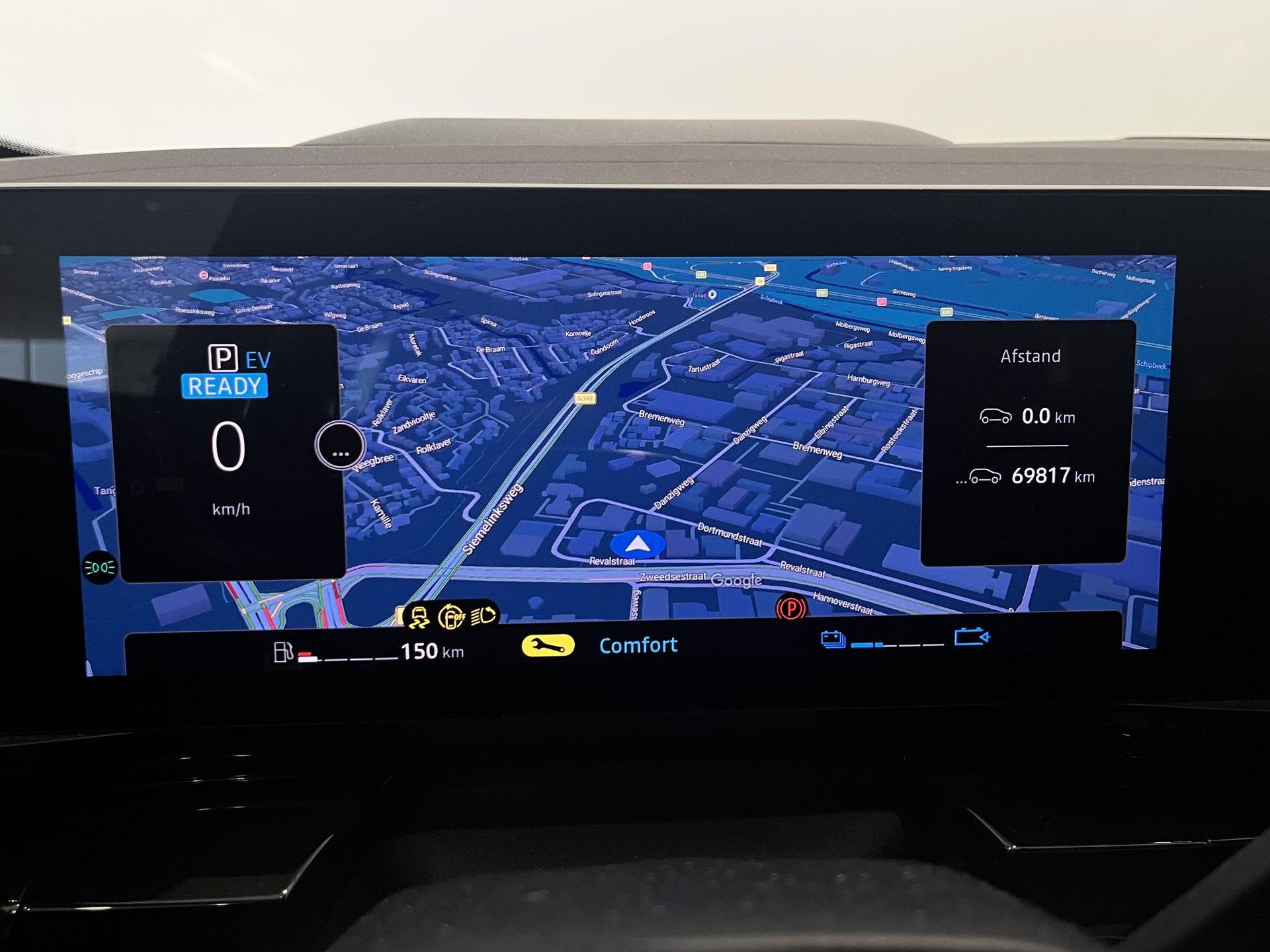 Renault Austral met kenteken X-562-NT – dashboard