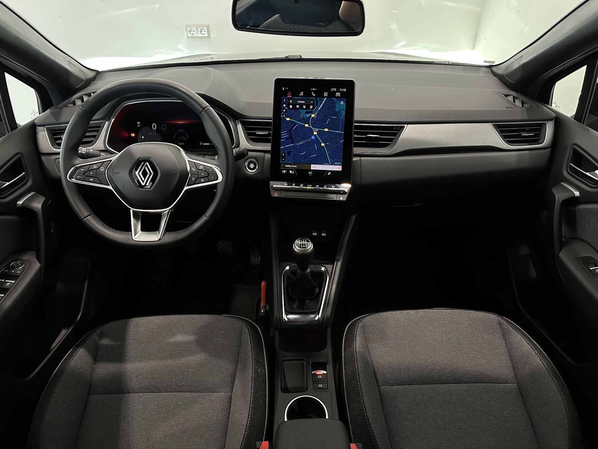 Renault Captur met kenteken GBZ-48-D – interieur