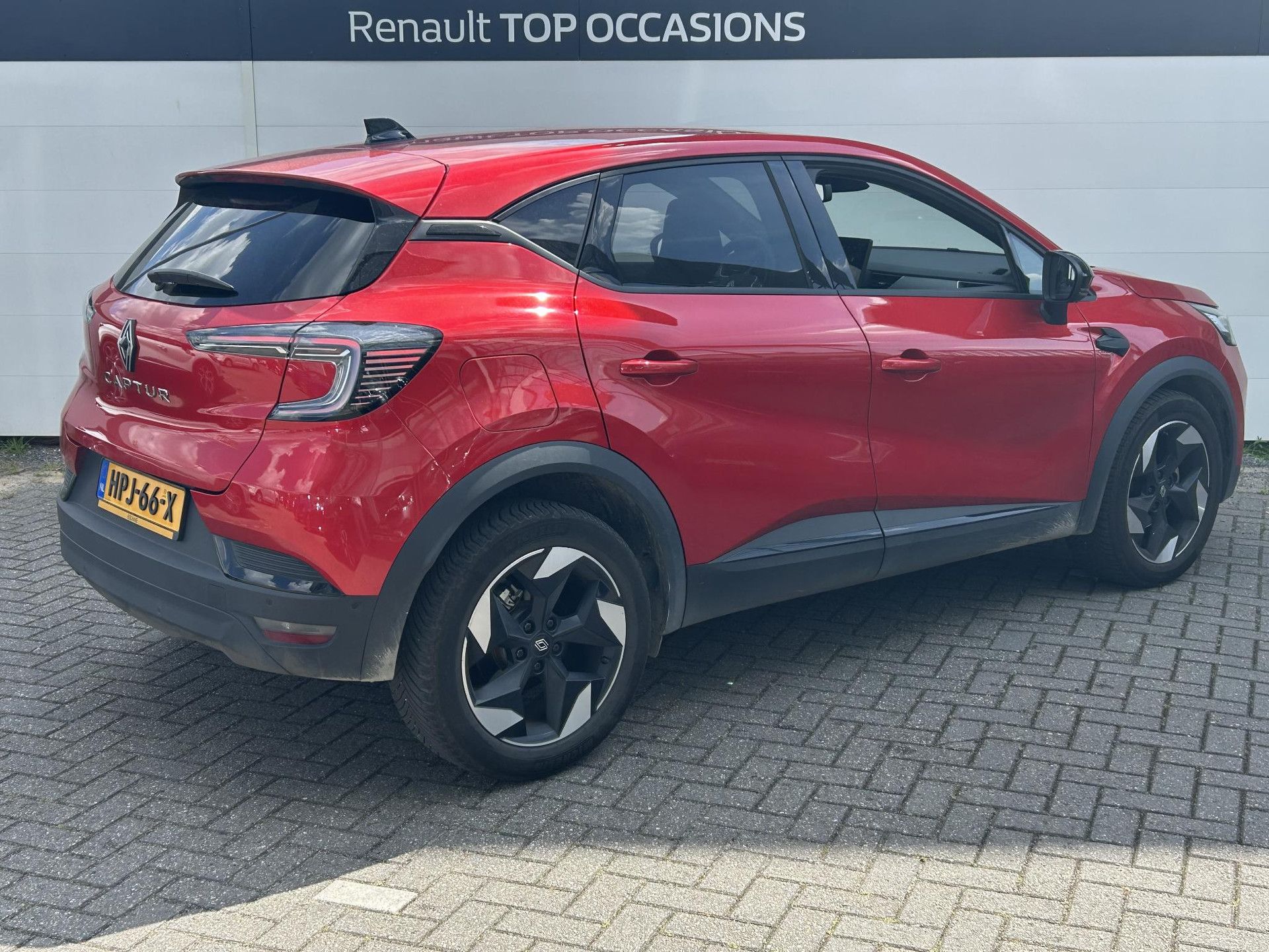 Renault Captur met kenteken HPJ-66-X – achteraanzicht