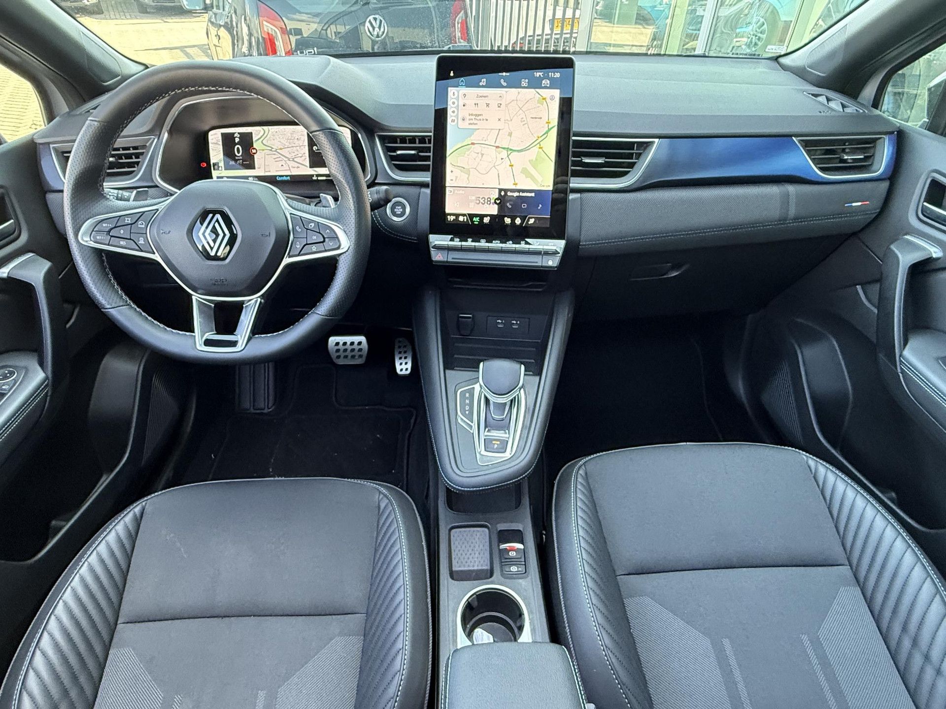Renault Captur met kenteken JTK-37-X – interieur