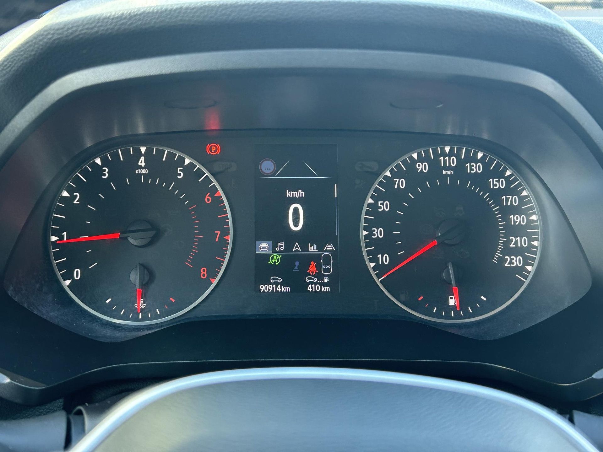 Renault Captur met kenteken P-305-NB – dashboard