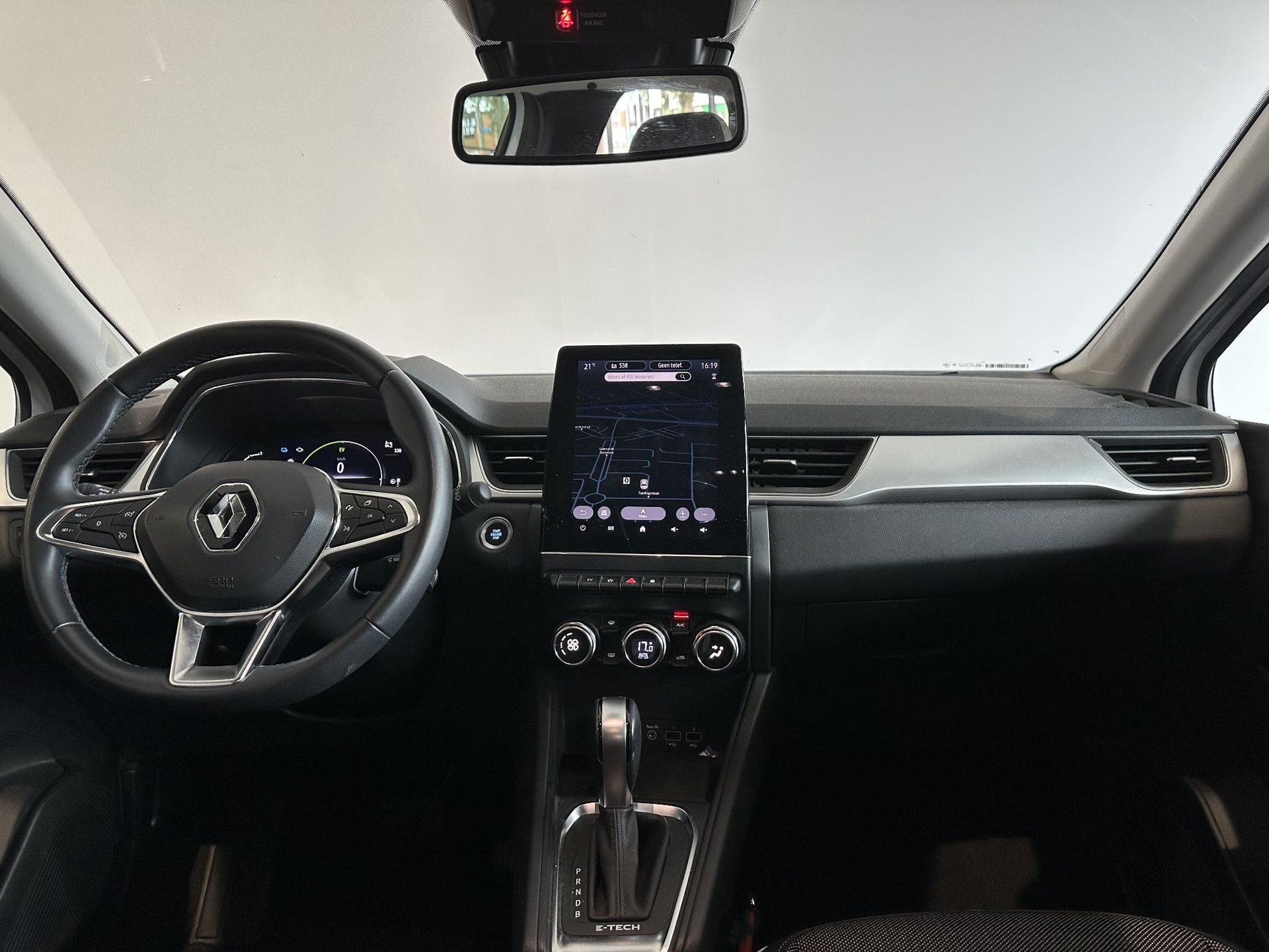 Renault Captur met kenteken P-993-PT – interieur