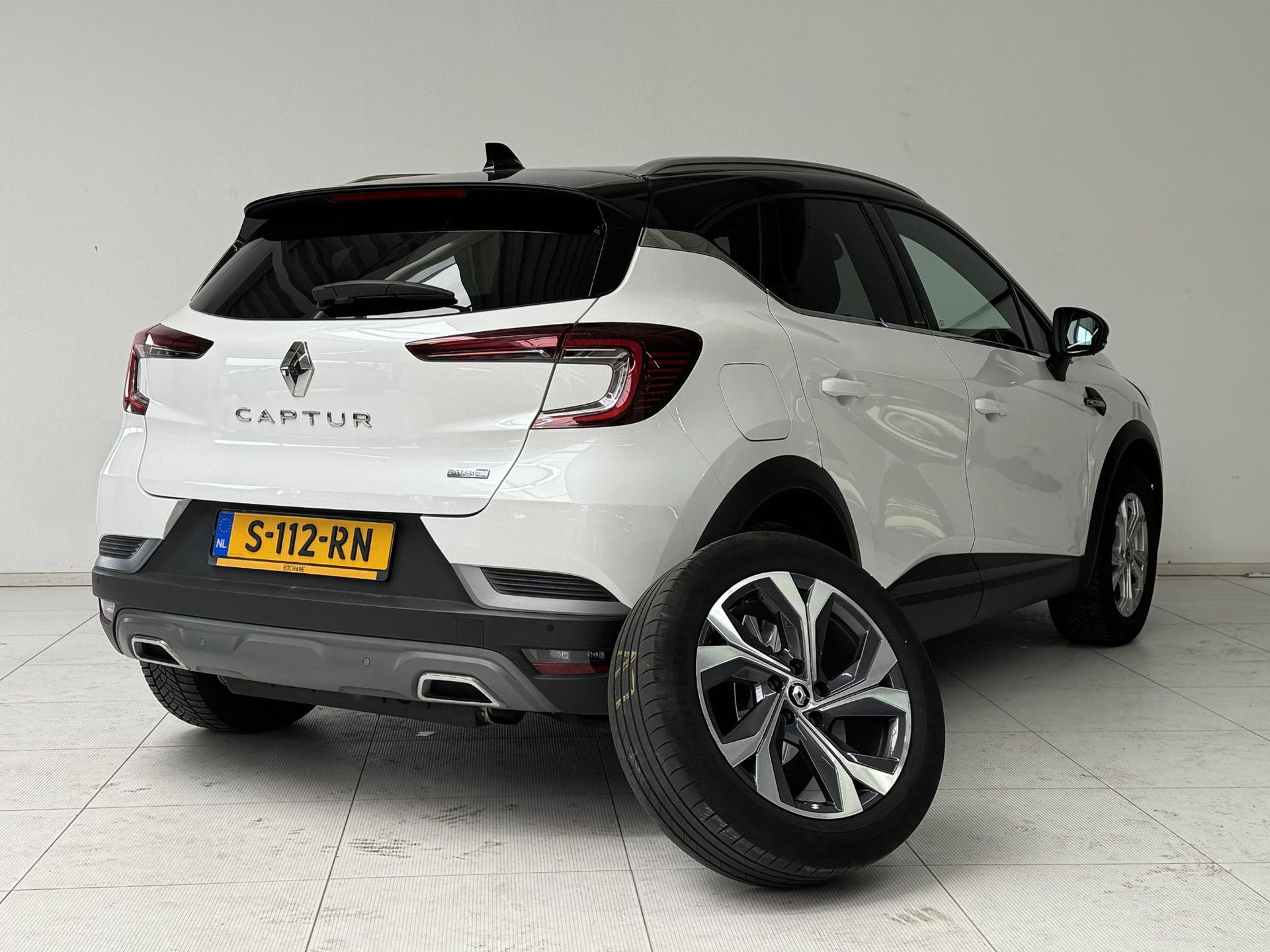 Renault Captur met kenteken S-112-RN – achteraanzicht