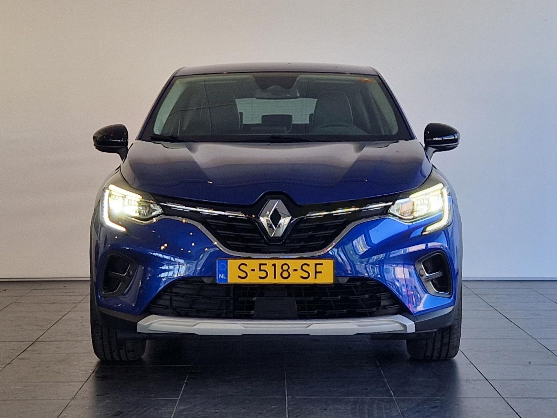 Renault Captur met kenteken S-518-SF – interieur