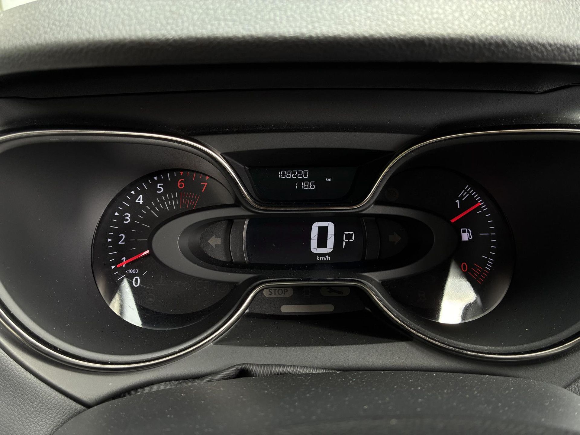 Renault Captur met kenteken SX-160-F – dashboard