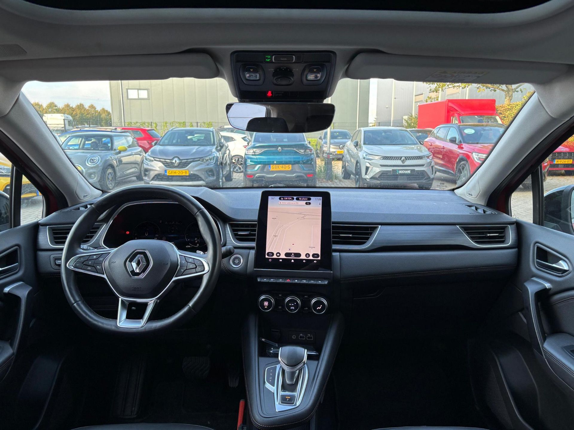 Renault Captur met kenteken X-341-NT – interieur