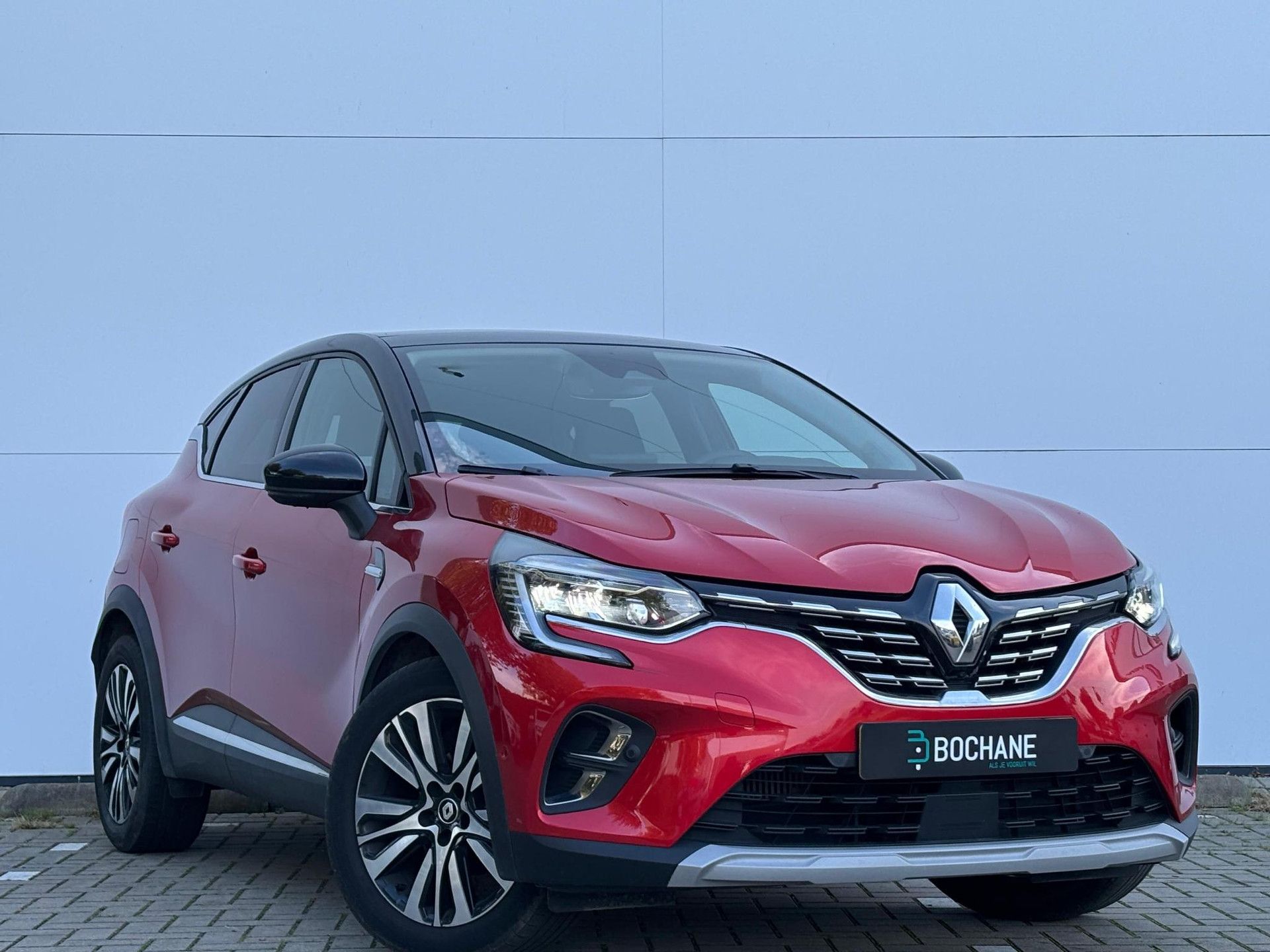 Renault Captur met kenteken X-341-NT – detailfoto