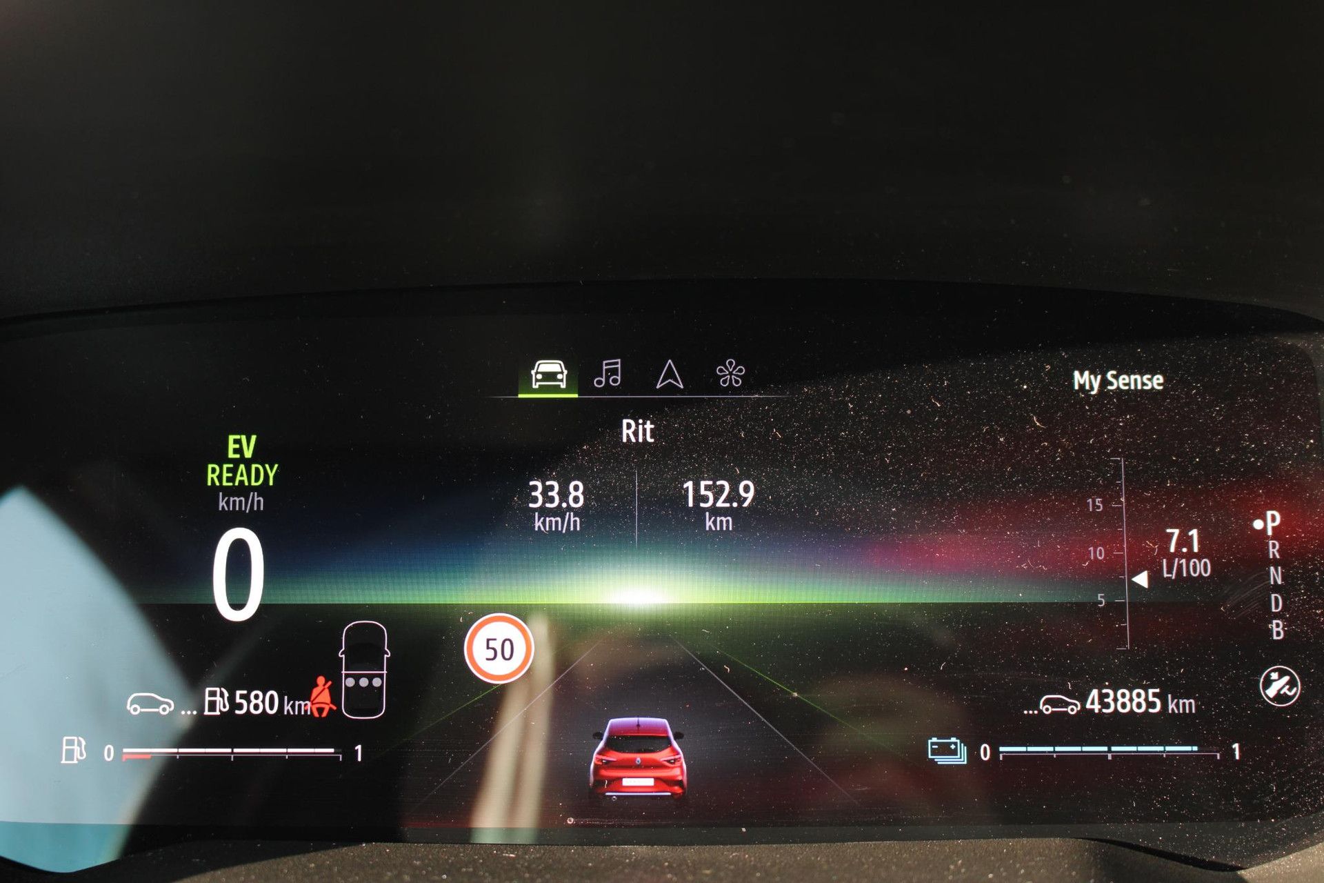 Renault Clio met kenteken GBZ-31-F – dashboard