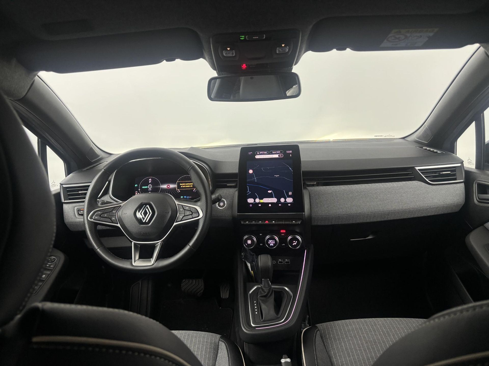Renault Clio met kenteken GBZ-33-F – interieur