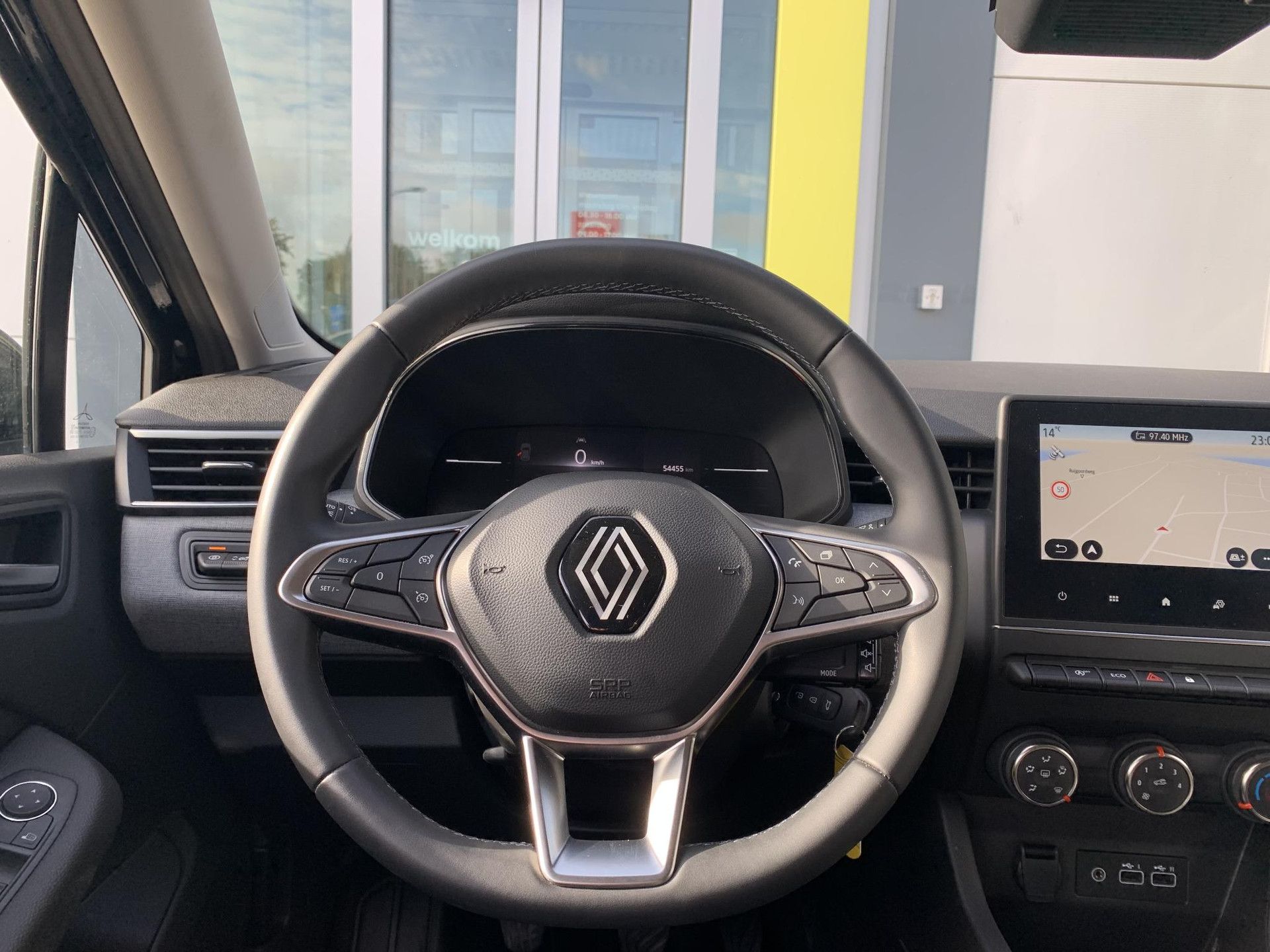 Renault Clio met kenteken GBZ-34-F – interieur