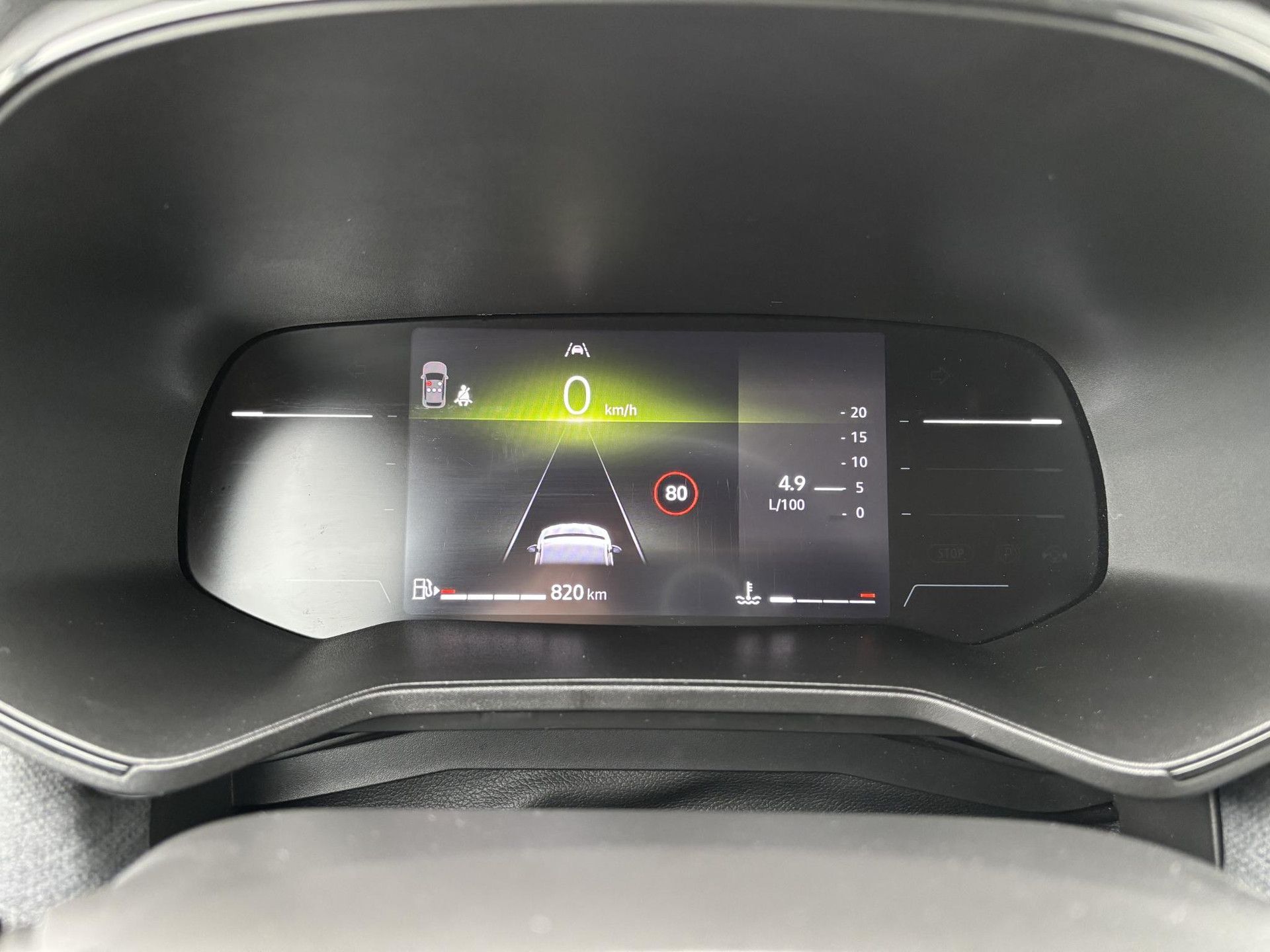 Renault Clio met kenteken GBZ-39-F – dashboard