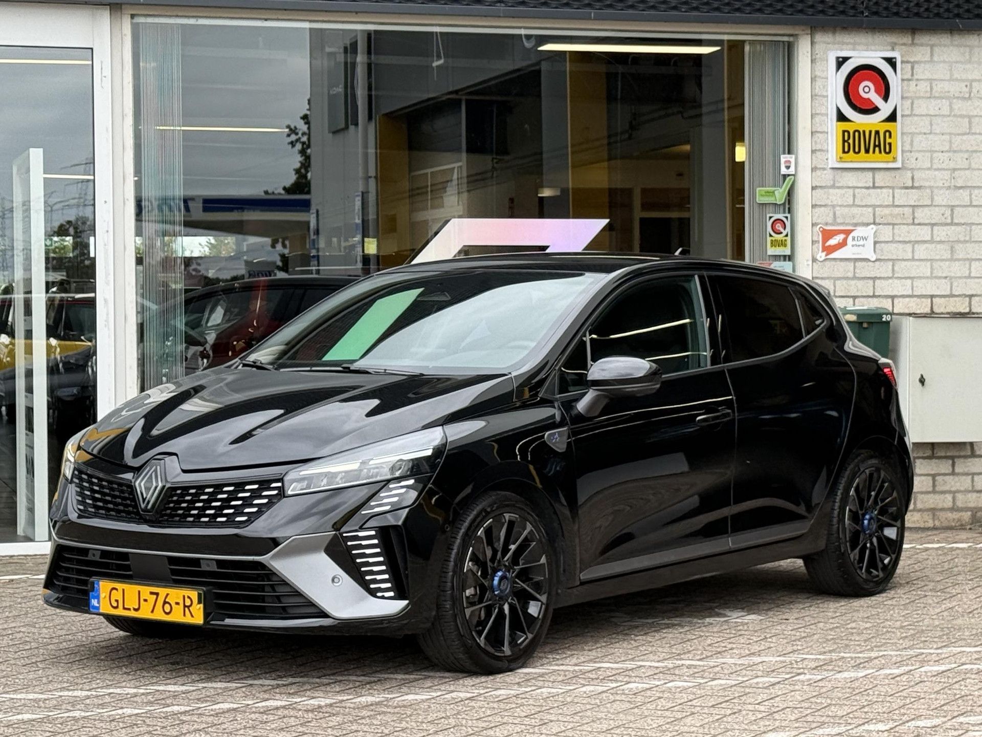 Renault Clio met kenteken GLJ-76-R – detailfoto