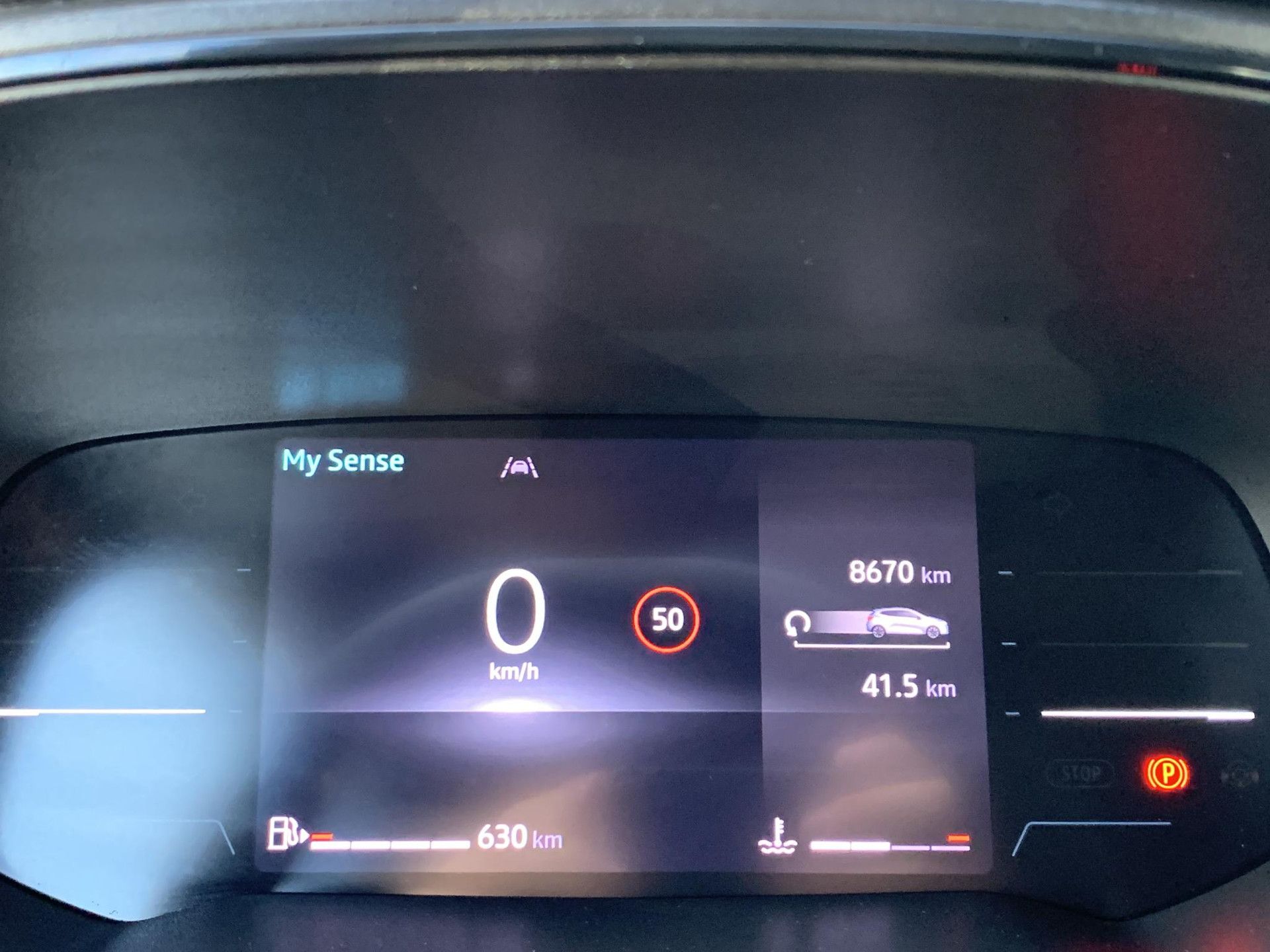 Renault Clio met kenteken HHN-19-F – dashboard