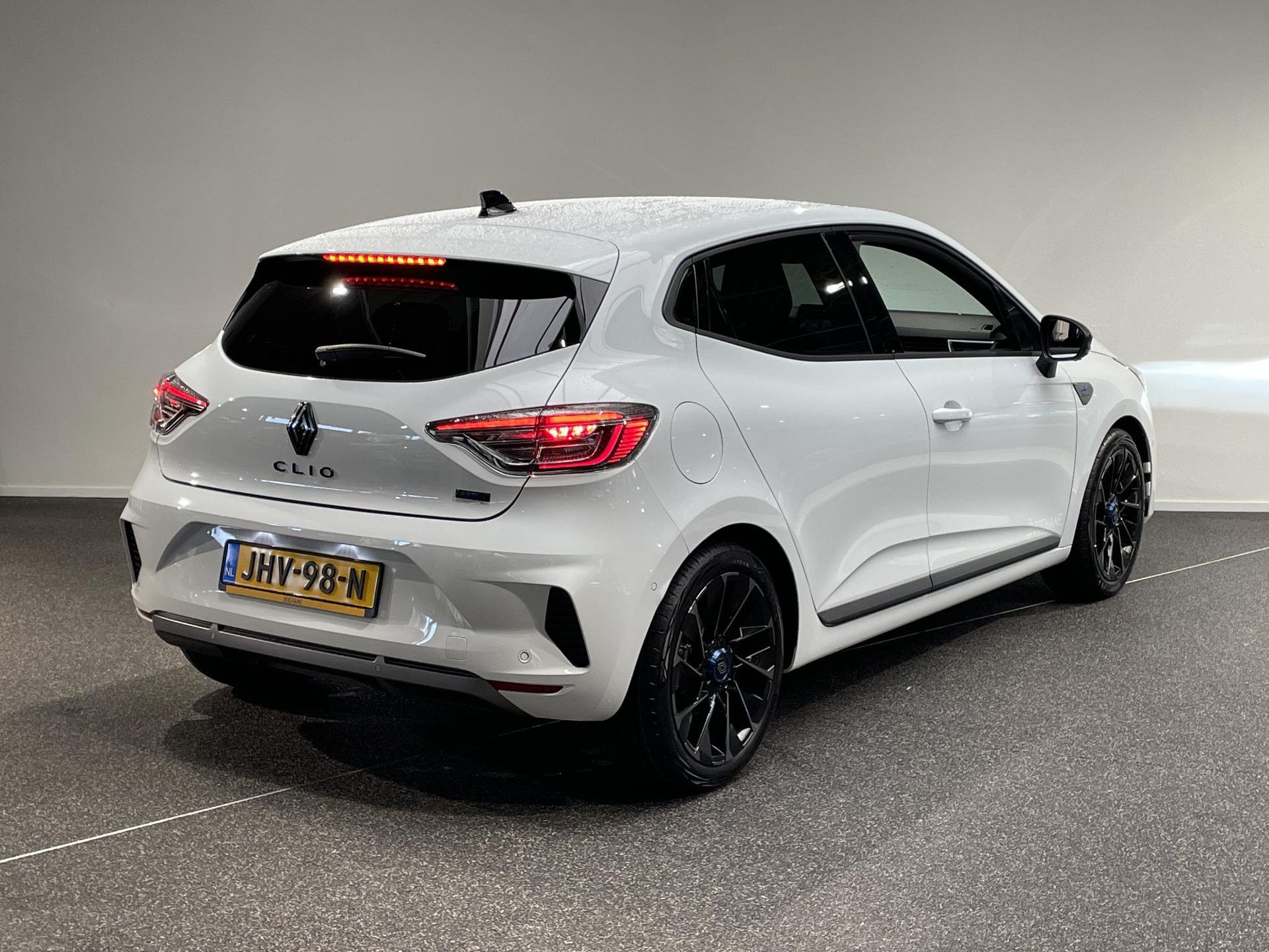 Renault Clio met kenteken JHV-98-N – achteraanzicht