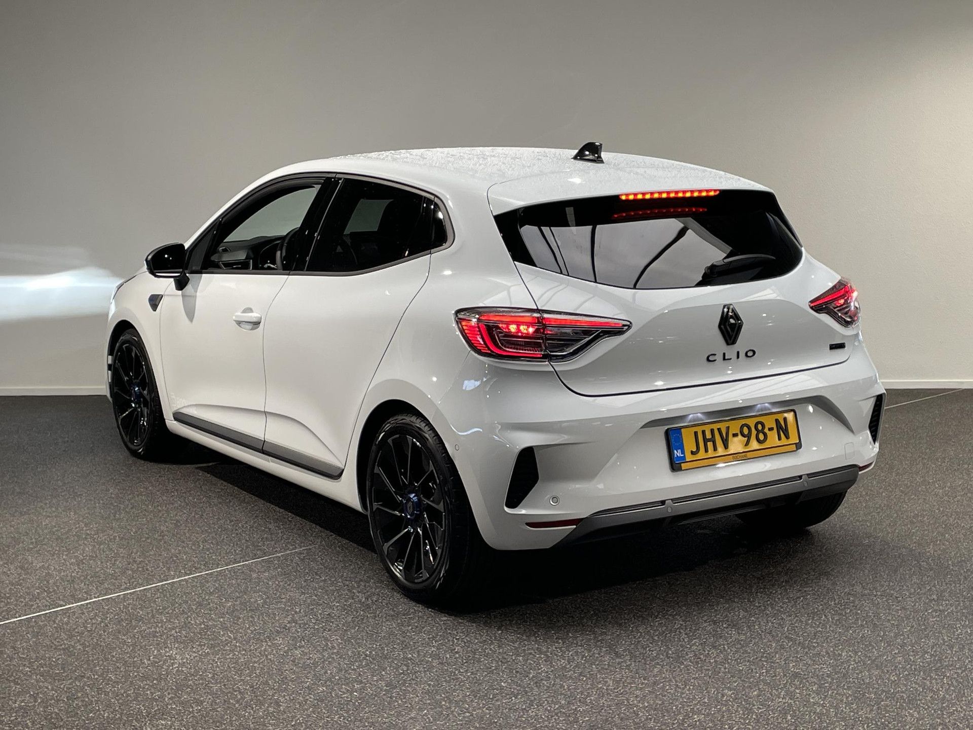 Renault Clio met kenteken JHV-98-N – detailfoto