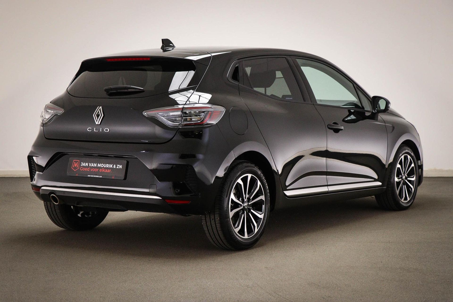 Renault Clio met kenteken JXG-06-H – achteraanzicht