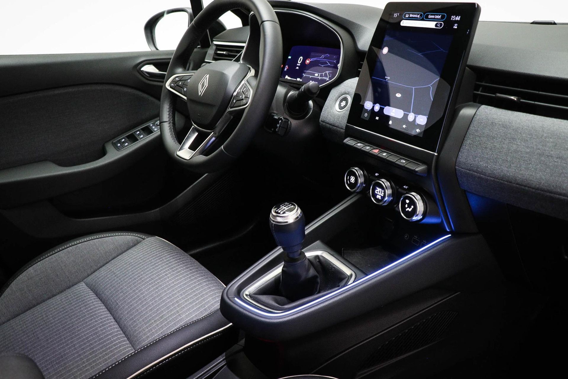 Renault Clio met kenteken JXG-06-H – interieur