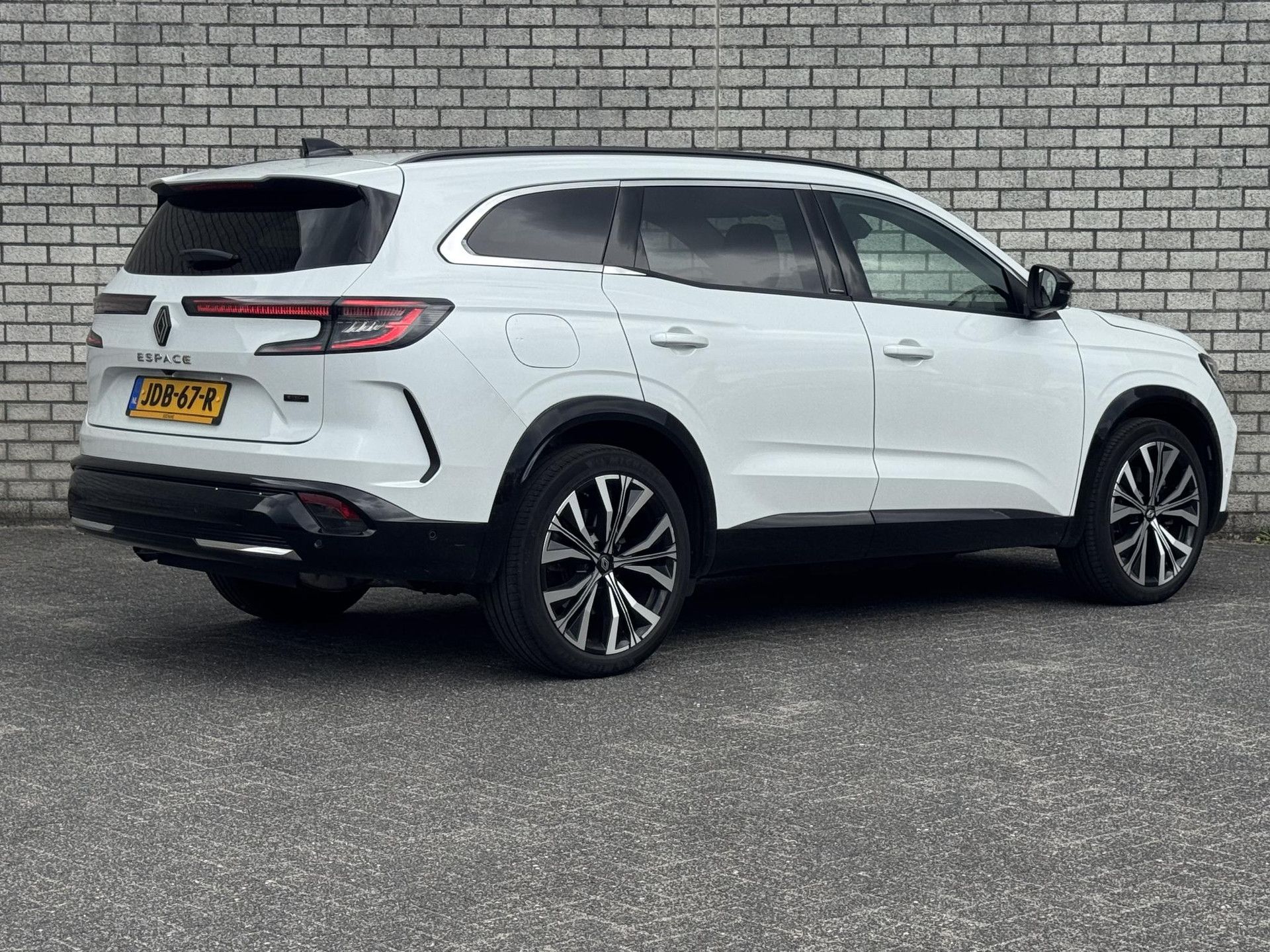 Renault Espace met kenteken JDB-67-R – achteraanzicht