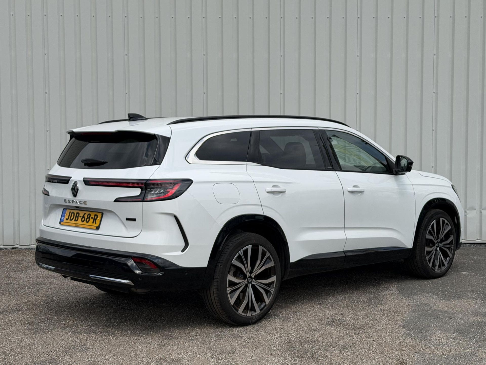 Renault Espace met kenteken JDB-68-R – achteraanzicht