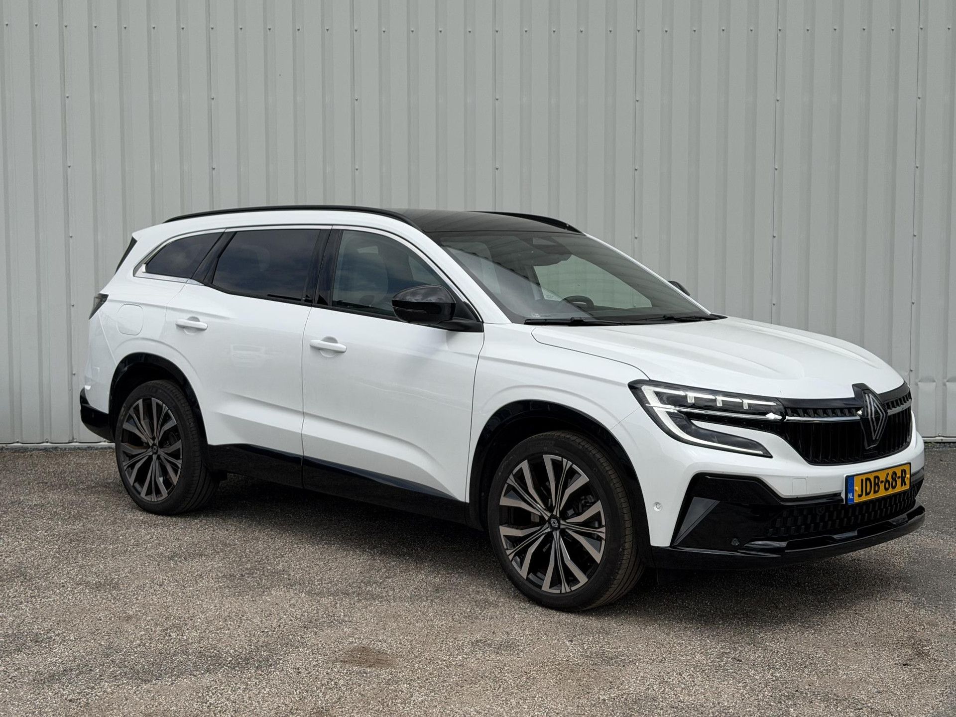 Renault Espace met kenteken JDB-68-R – detailfoto