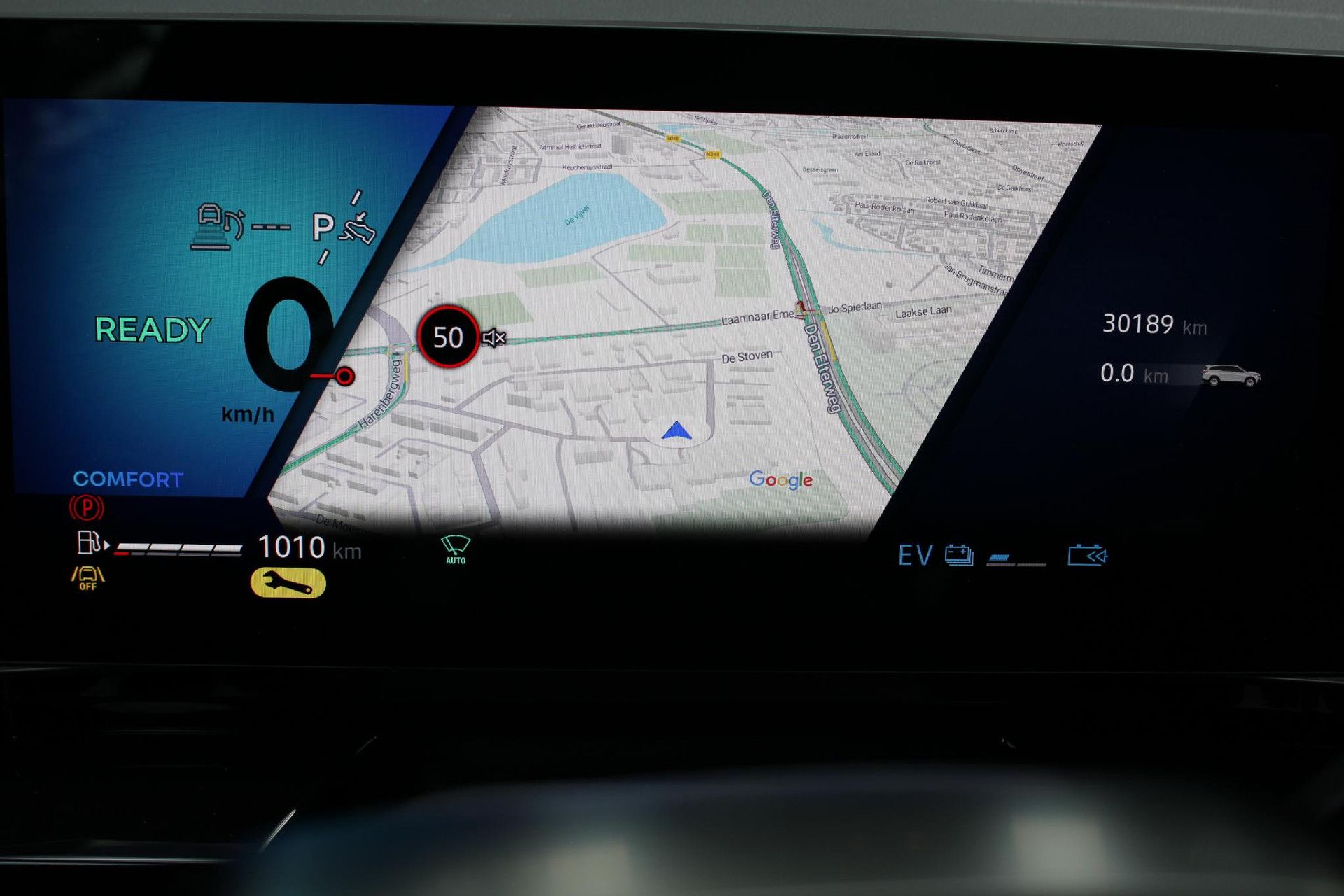 Renault Espace met kenteken JDF-77-Z – dashboard