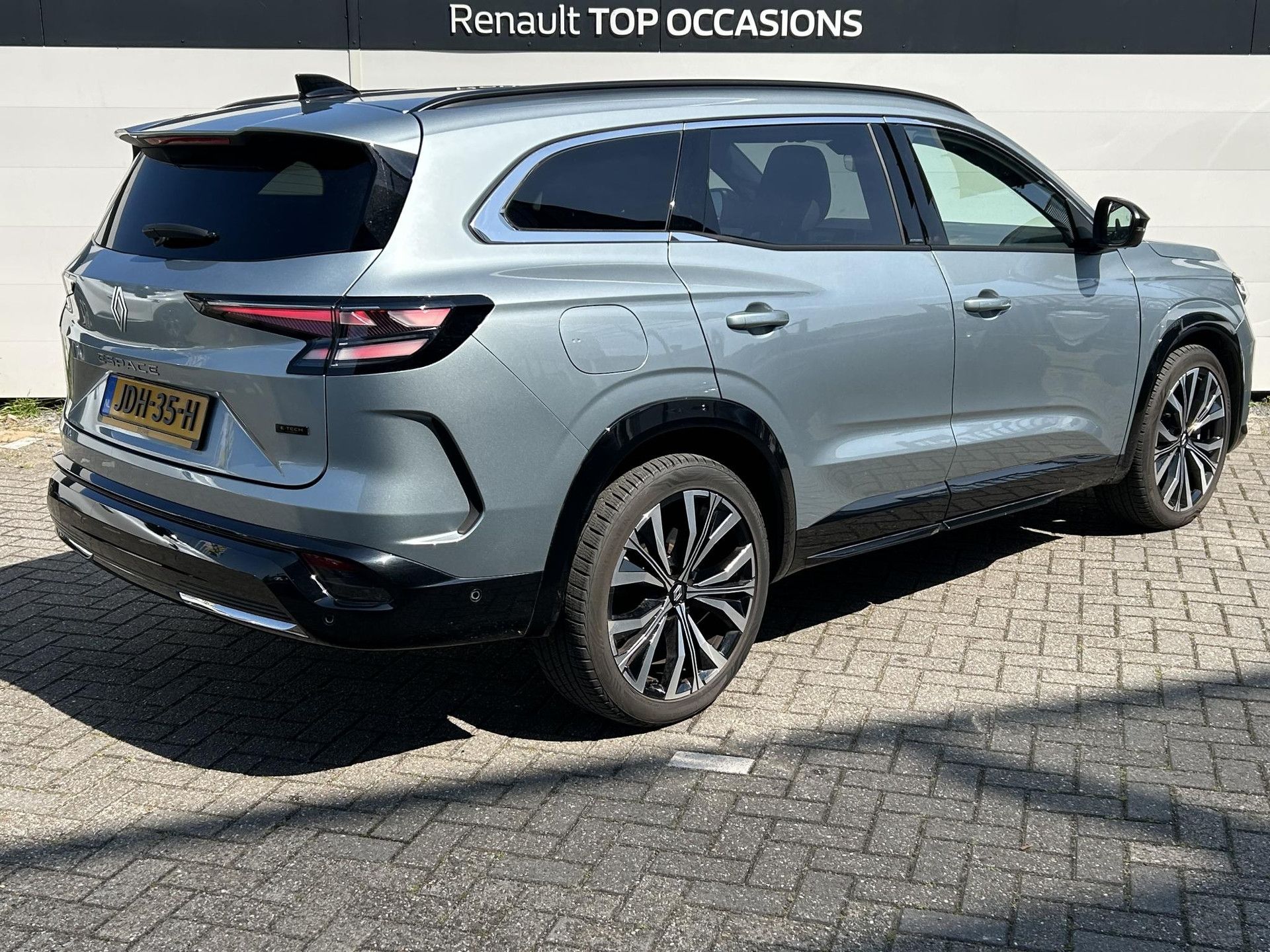 Renault Espace met kenteken JDH-35-H – achteraanzicht