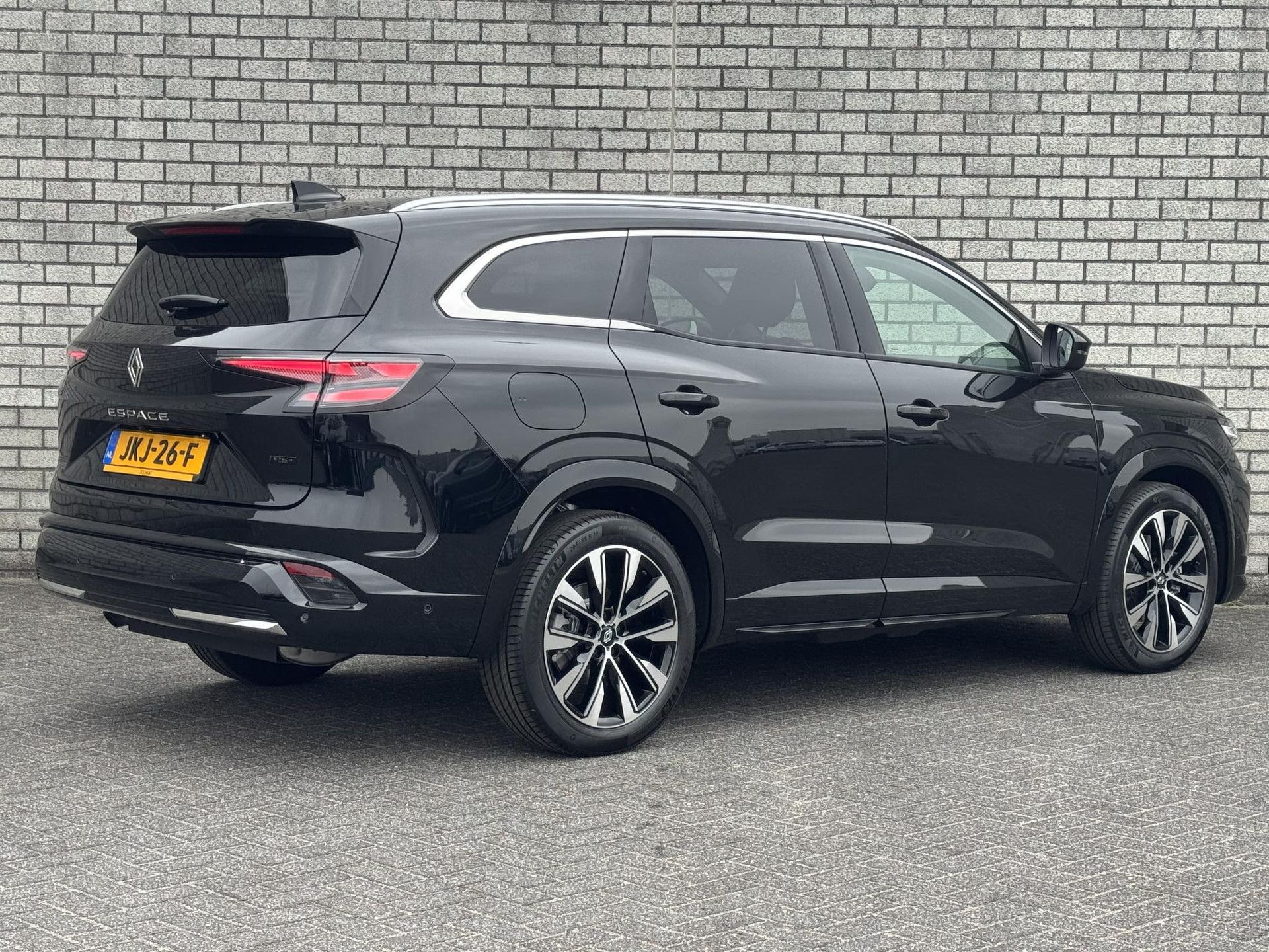 Renault Espace met kenteken JKJ-26-F – achteraanzicht