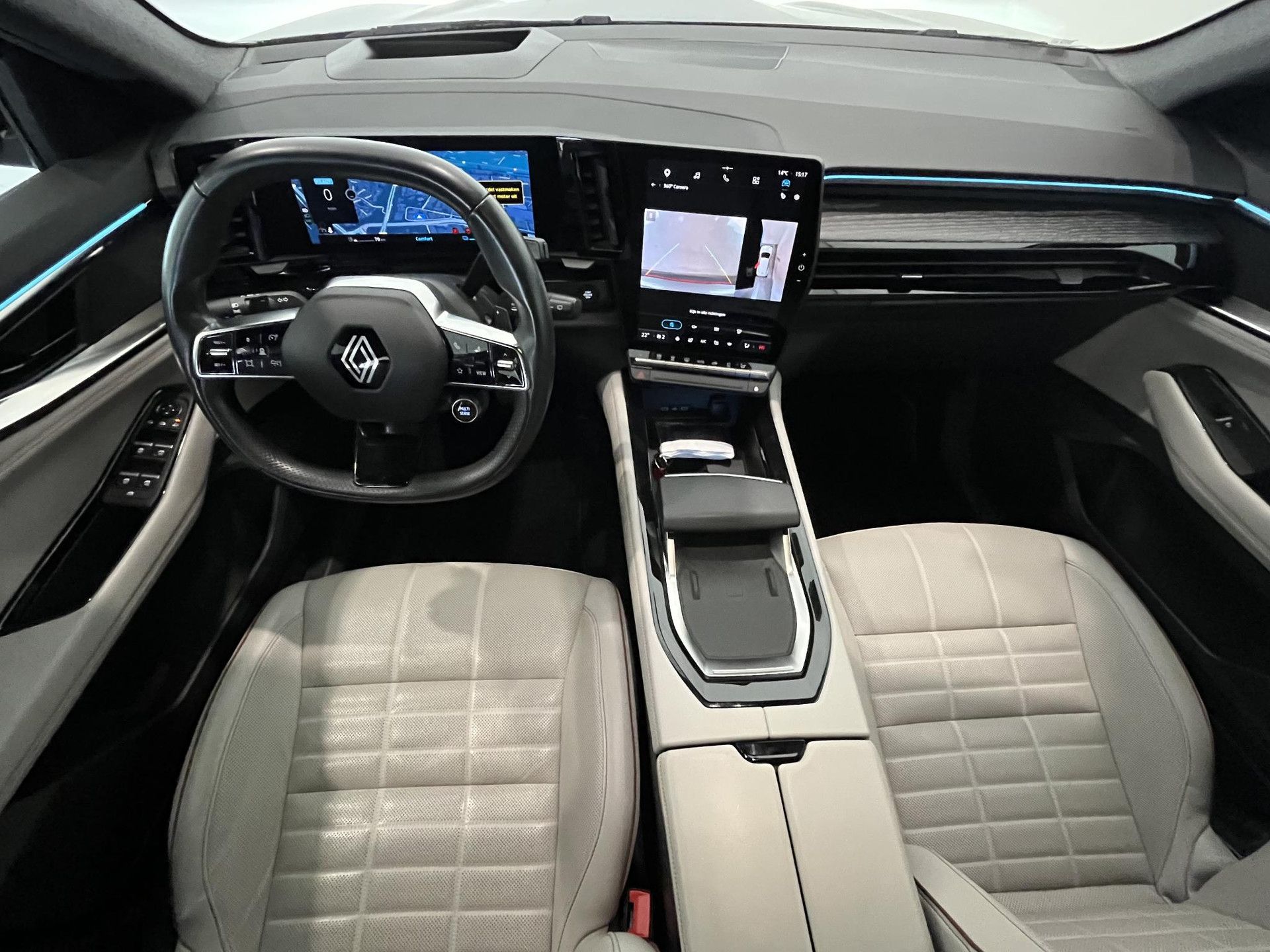Renault Espace met kenteken KBK-68-G – interieur