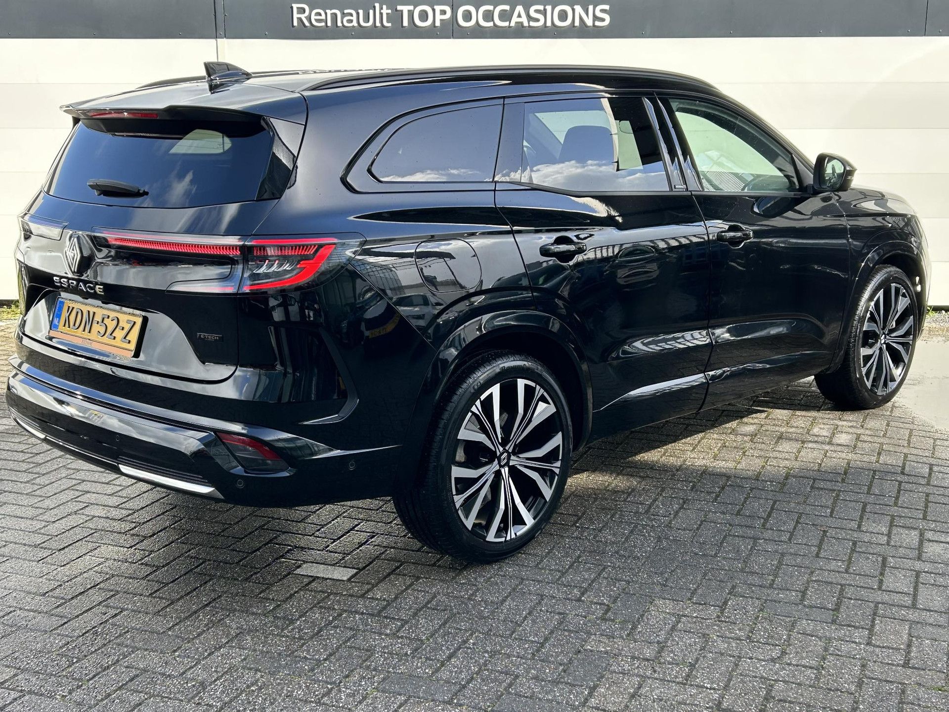 Renault Espace met kenteken KDN-52-Z – achteraanzicht