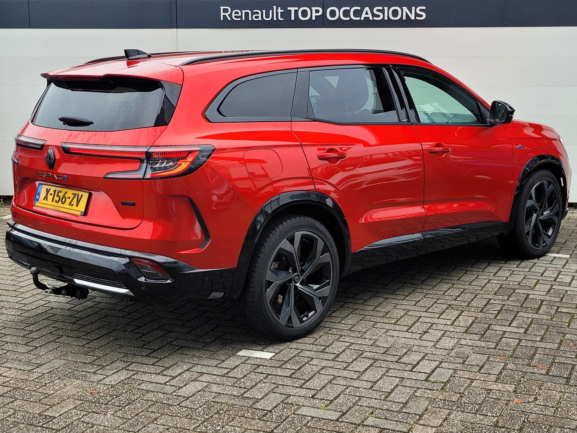 Renault Espace met kenteken X-156-ZV – achteraanzicht