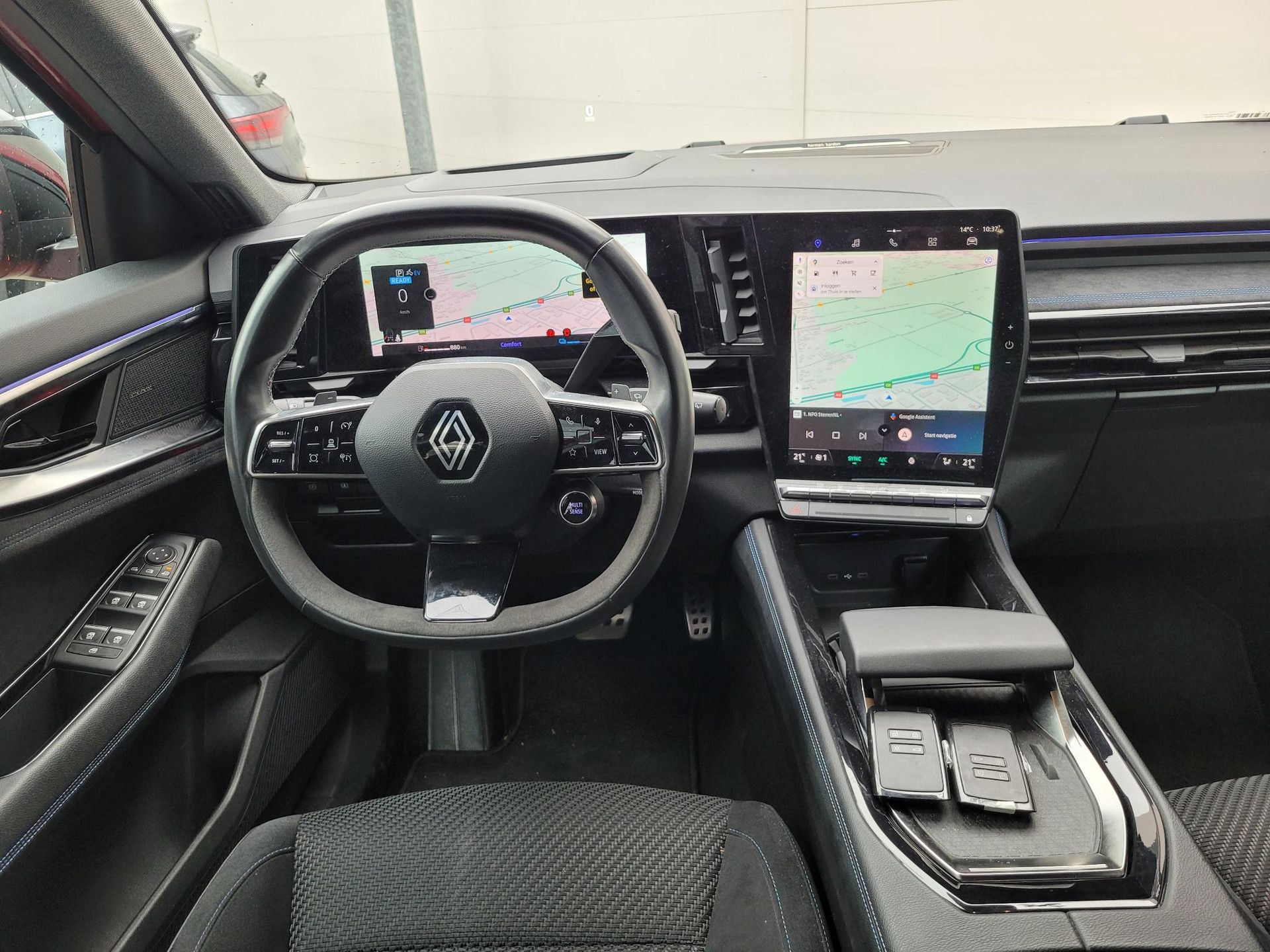 Renault Espace met kenteken X-156-ZV – interieur