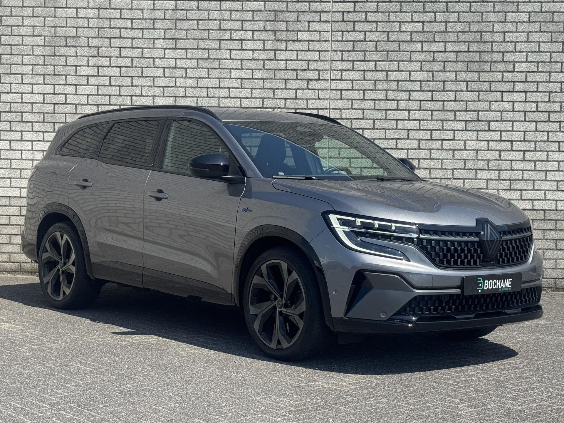 Renault Espace met kenteken X-582-KF – detailfoto