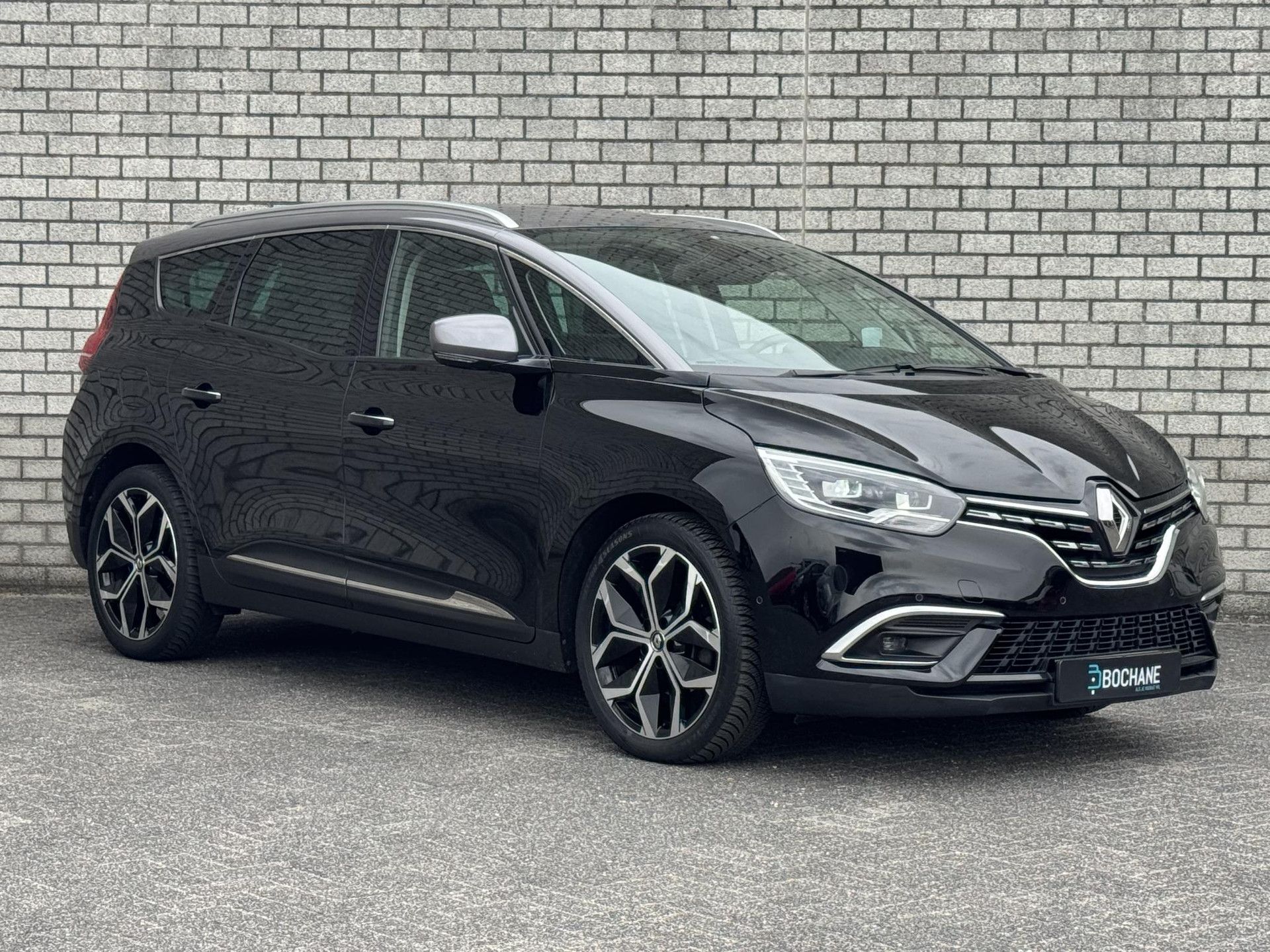 Renault GrandScénic met kenteken P-784-NF – detailfoto